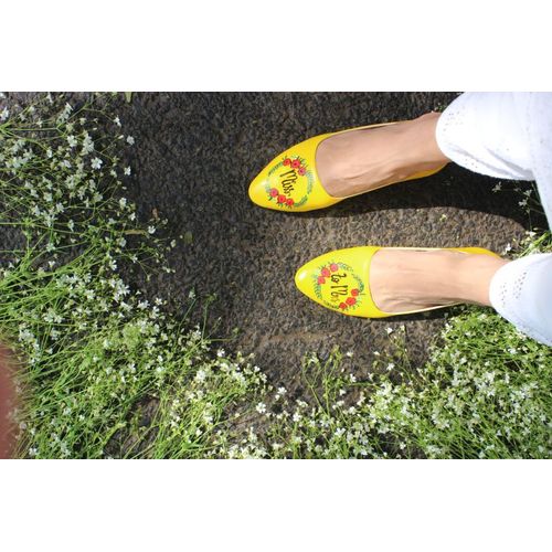 Miss To Mrs Yellow pointed juttis