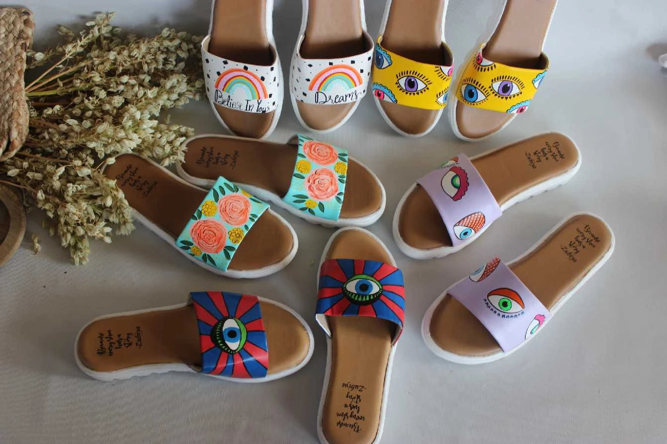 QUIRKY SLIDERS