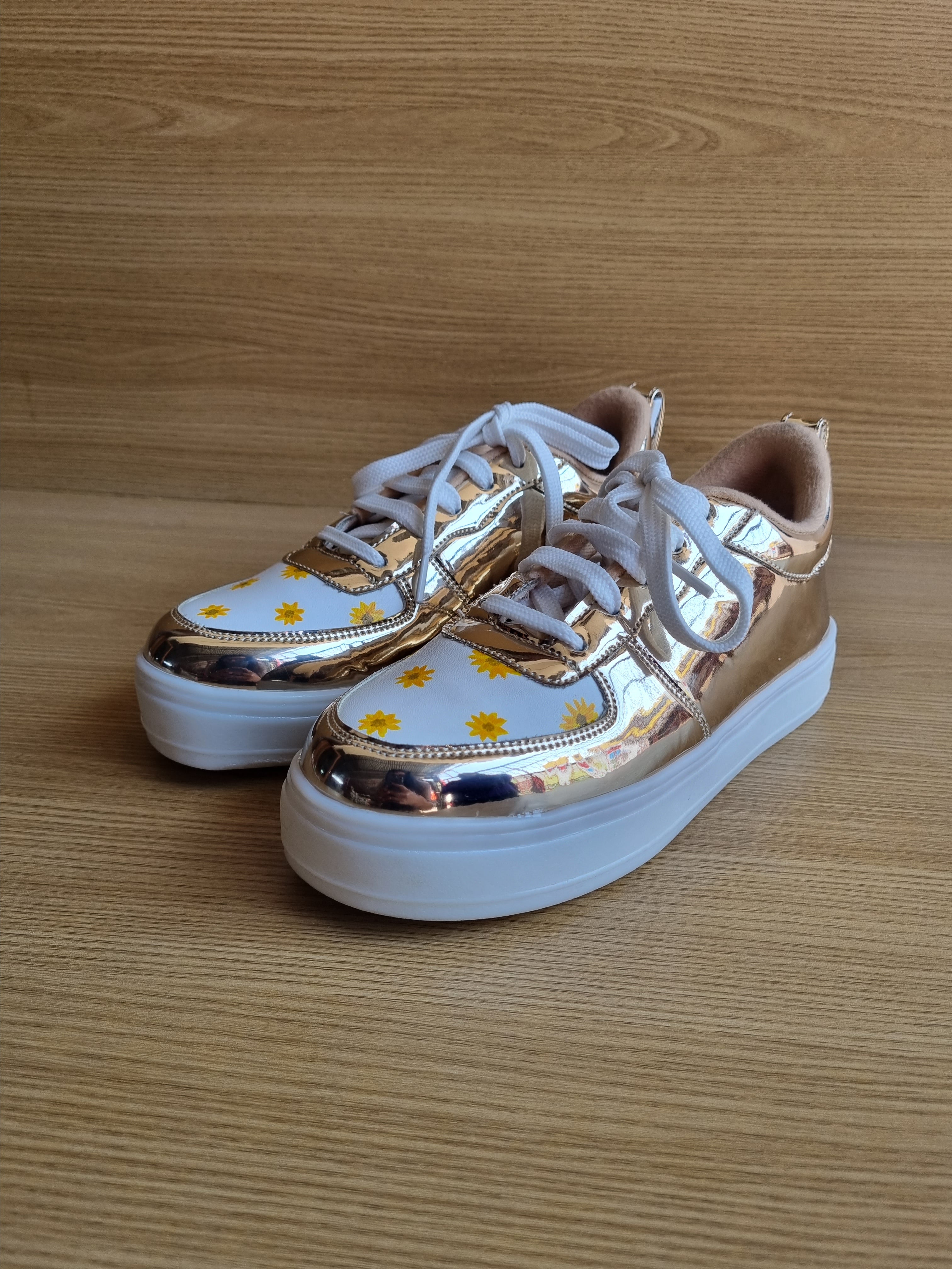 LED RECHARGEABLE GOLDEN SUNFLOWER sneakers