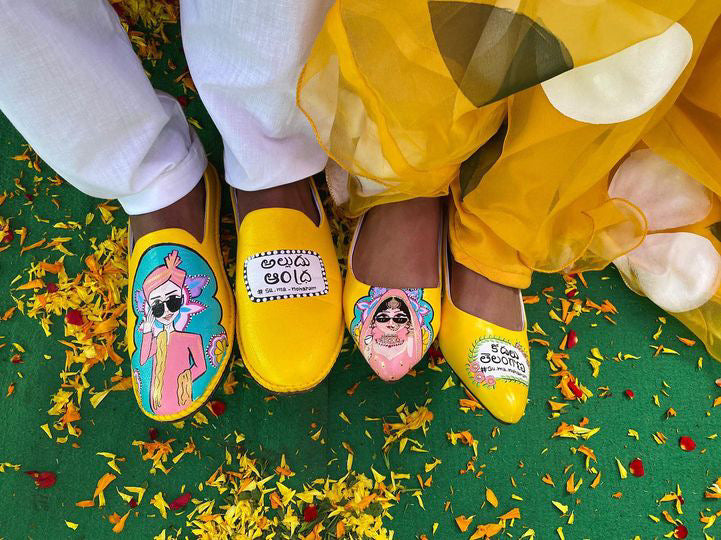 yellow juttis couple combo