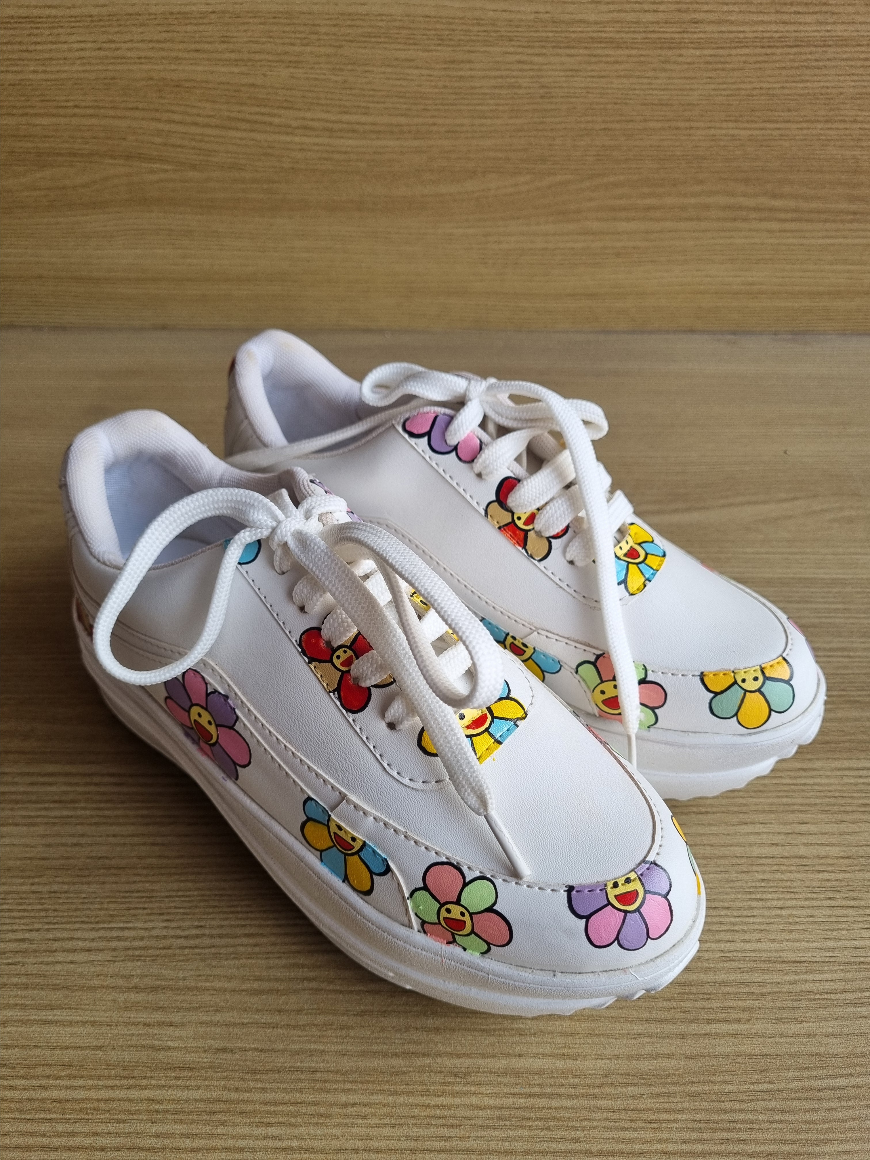 Smiley flower sneakers