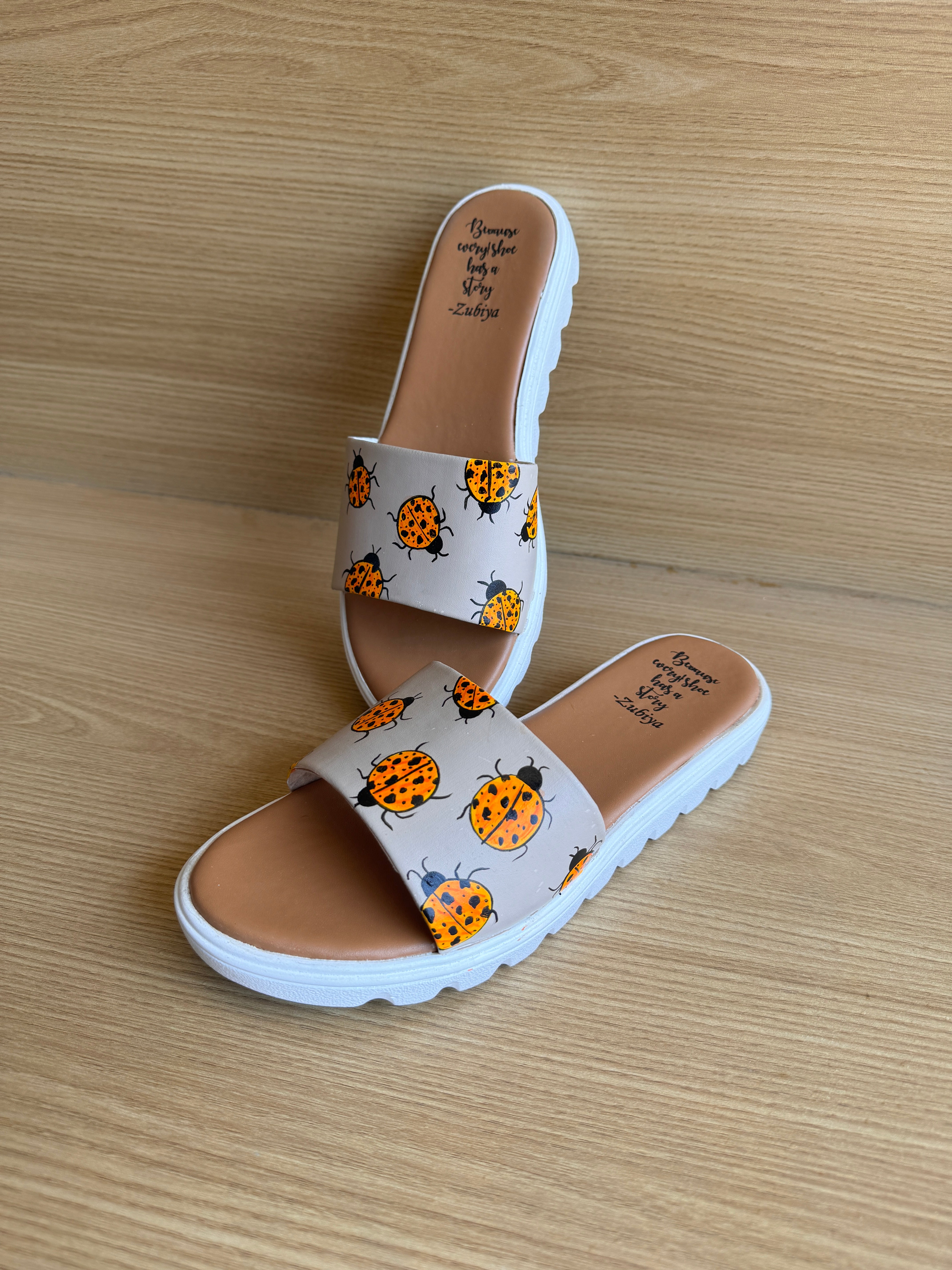 Tapioca Bug slides white sole slider