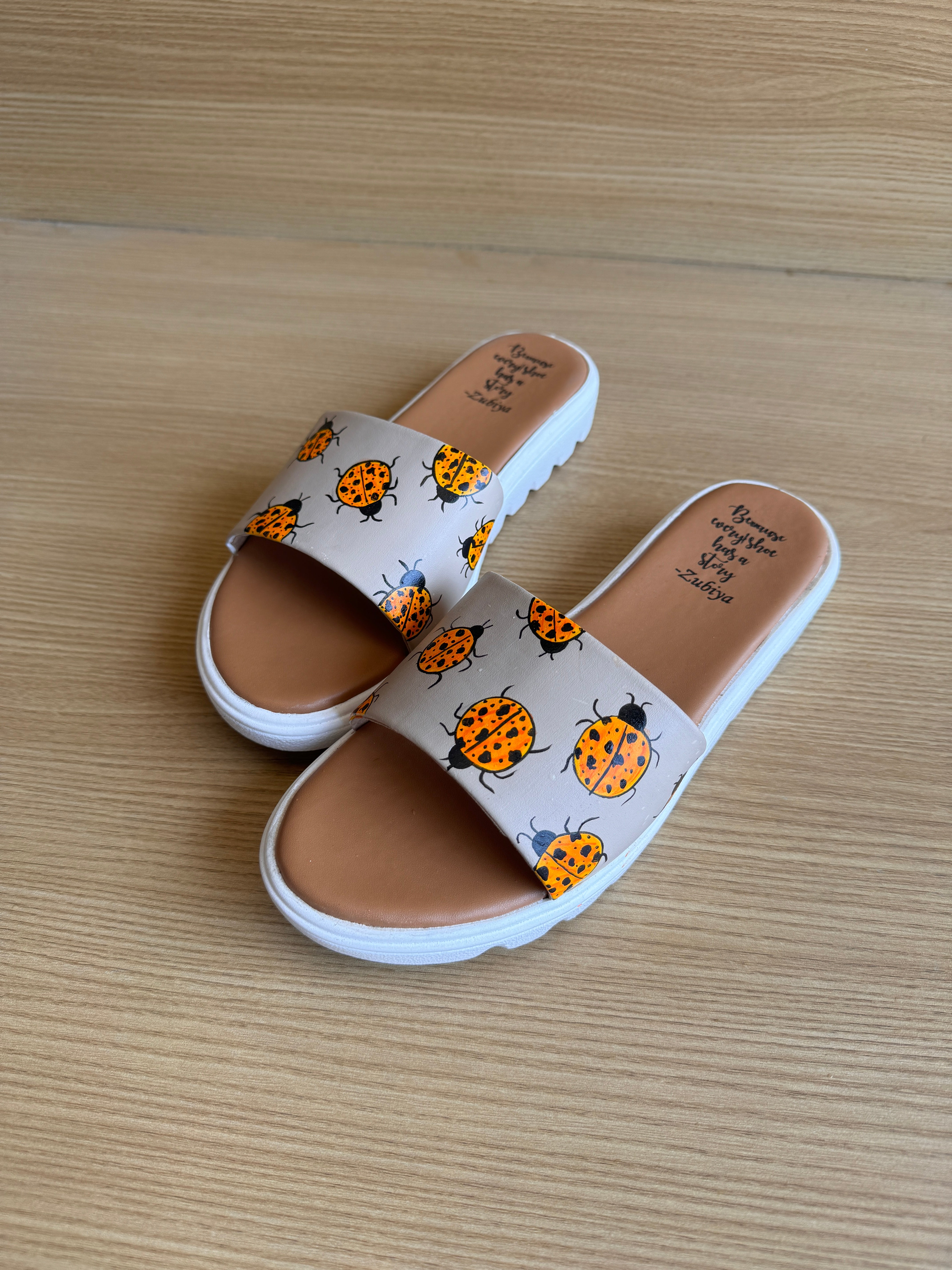 Tapioca Bug slides white sole slider