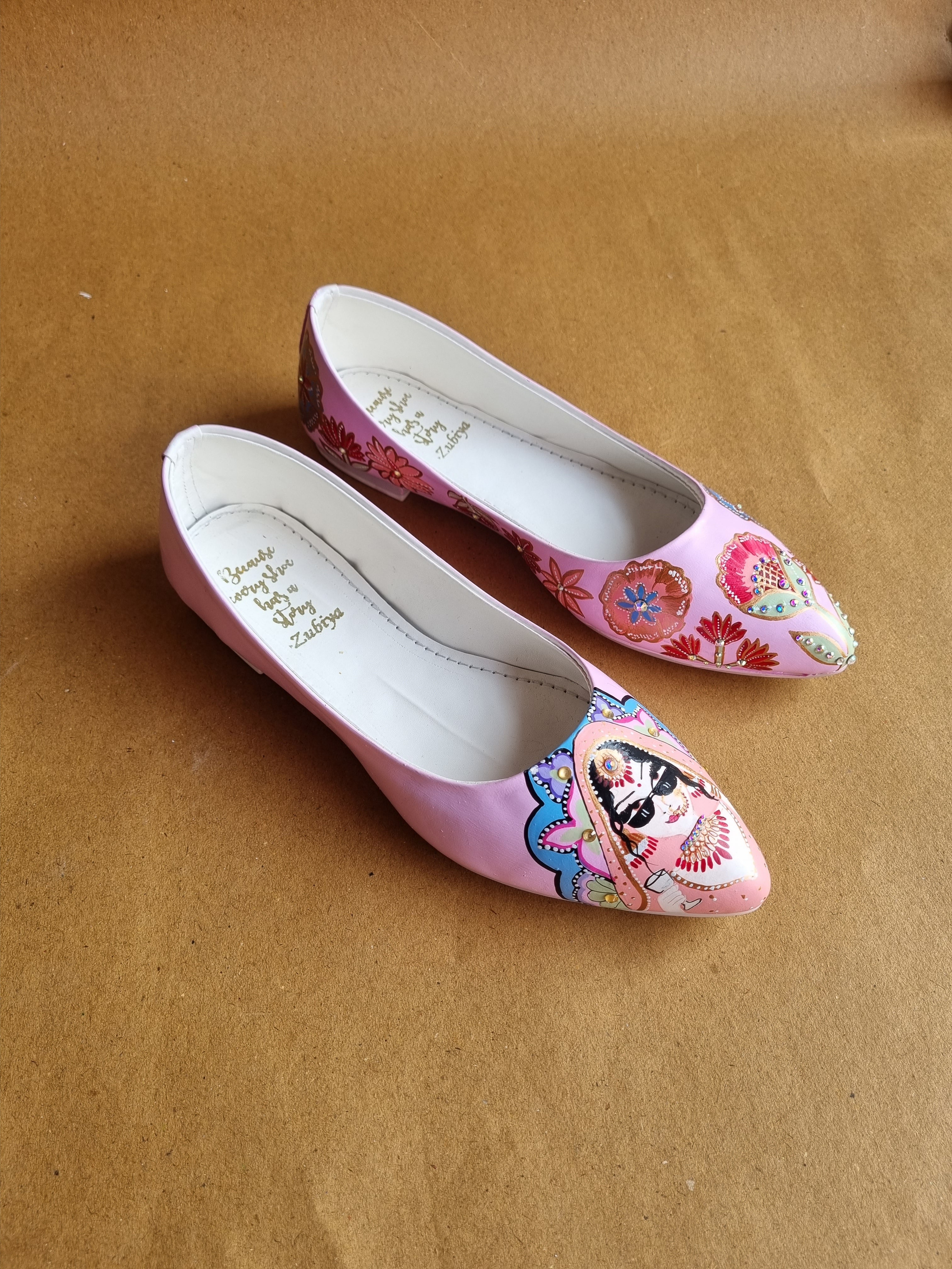 Baby pink dulhaniya pointed juttis