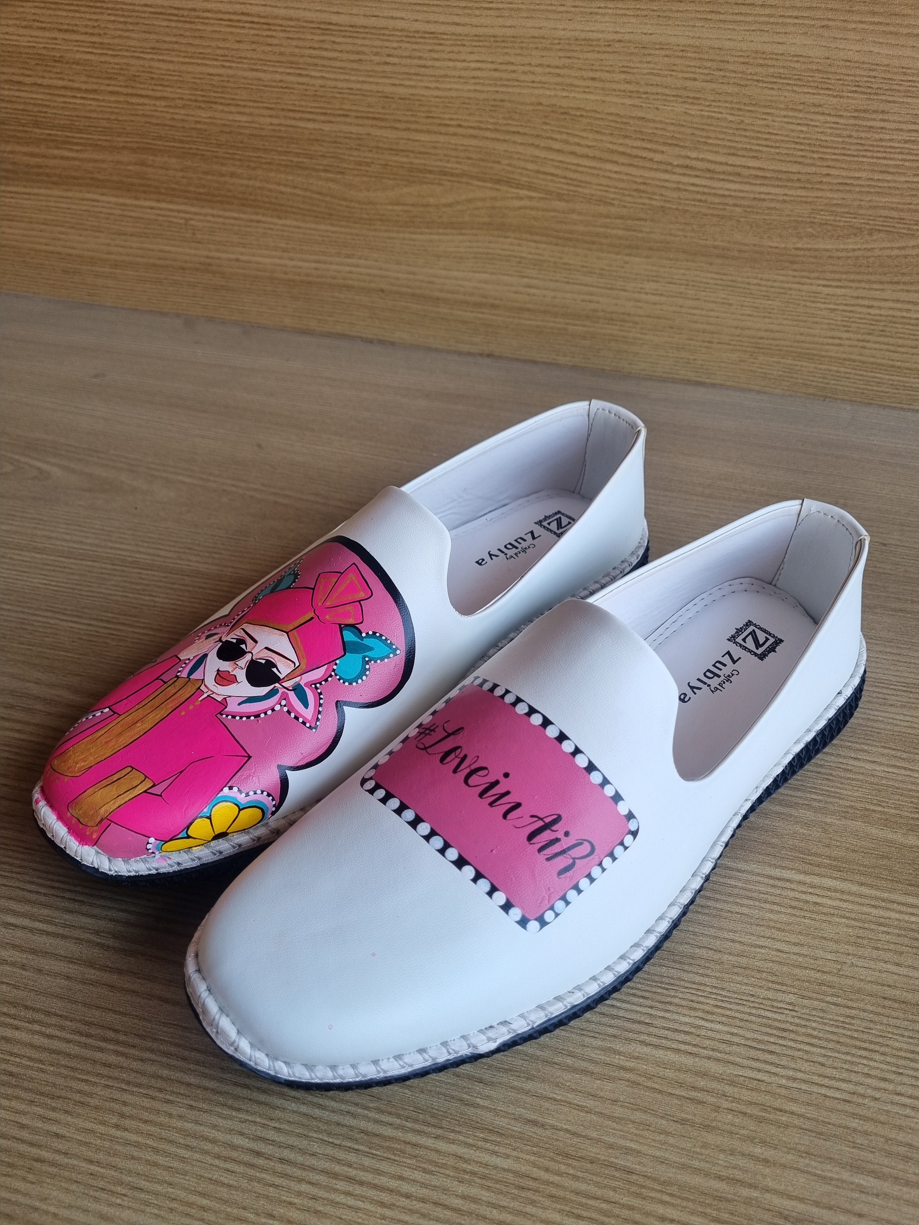 White -pink dulha mojris