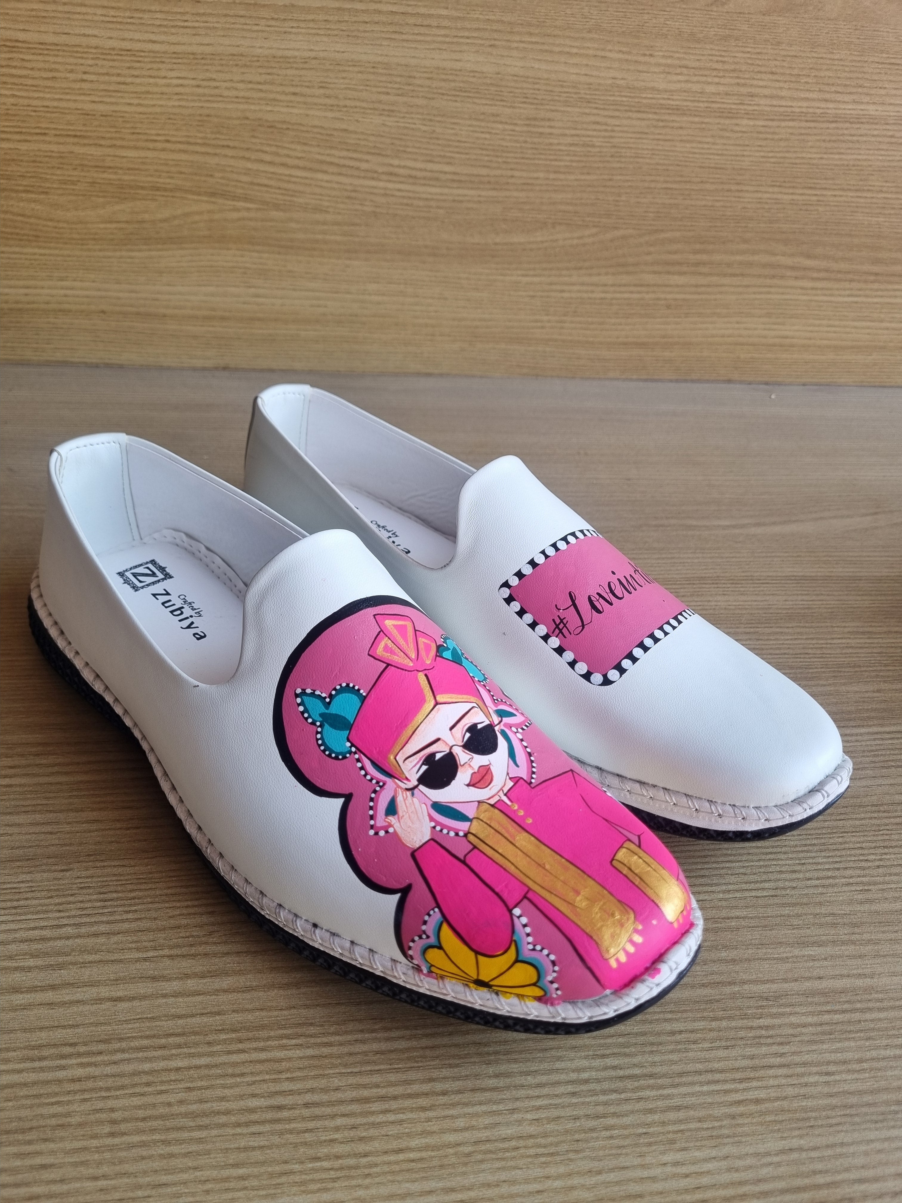 White -pink dulha mojris