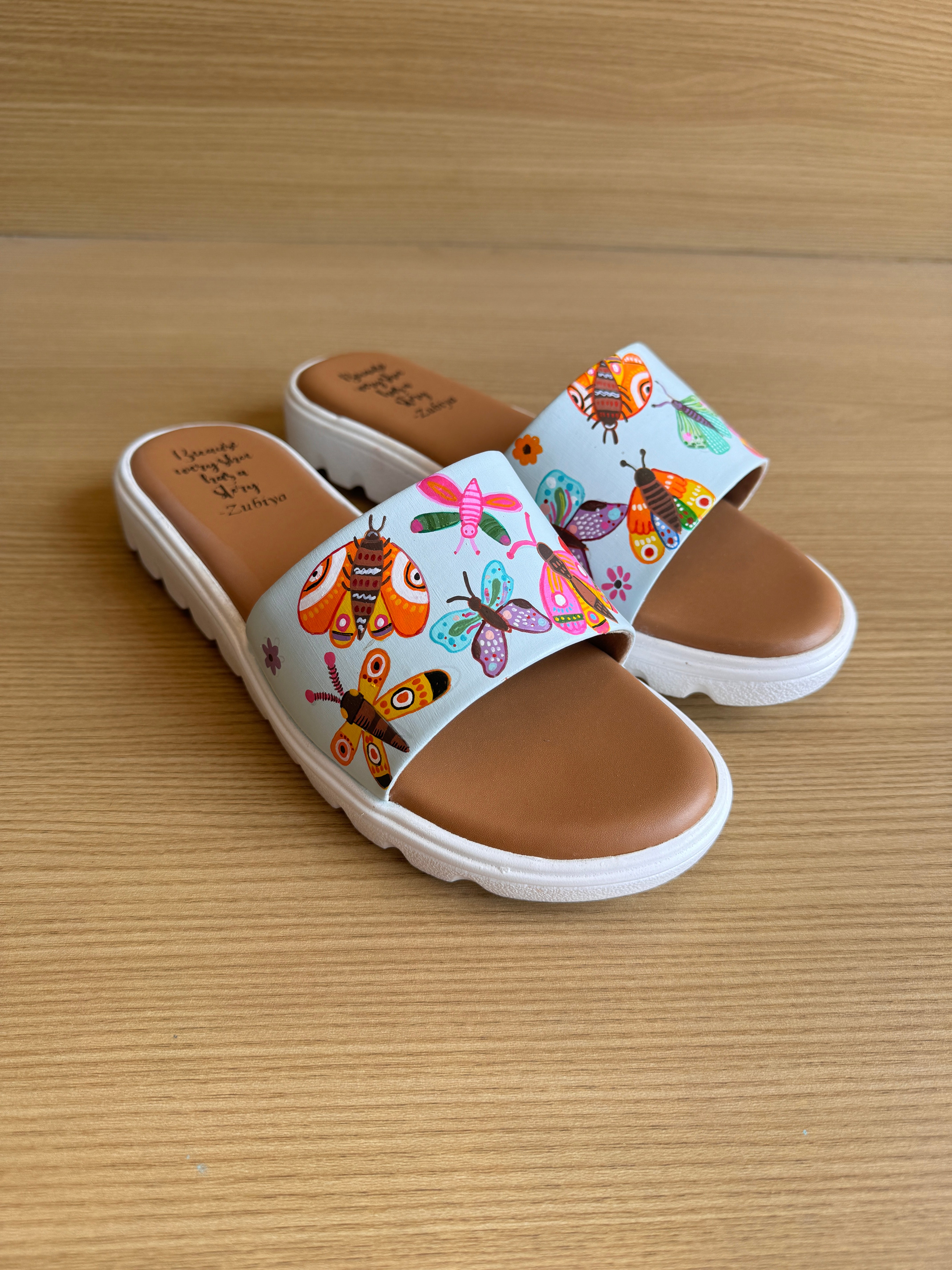 Butterfly fly away white sole slider