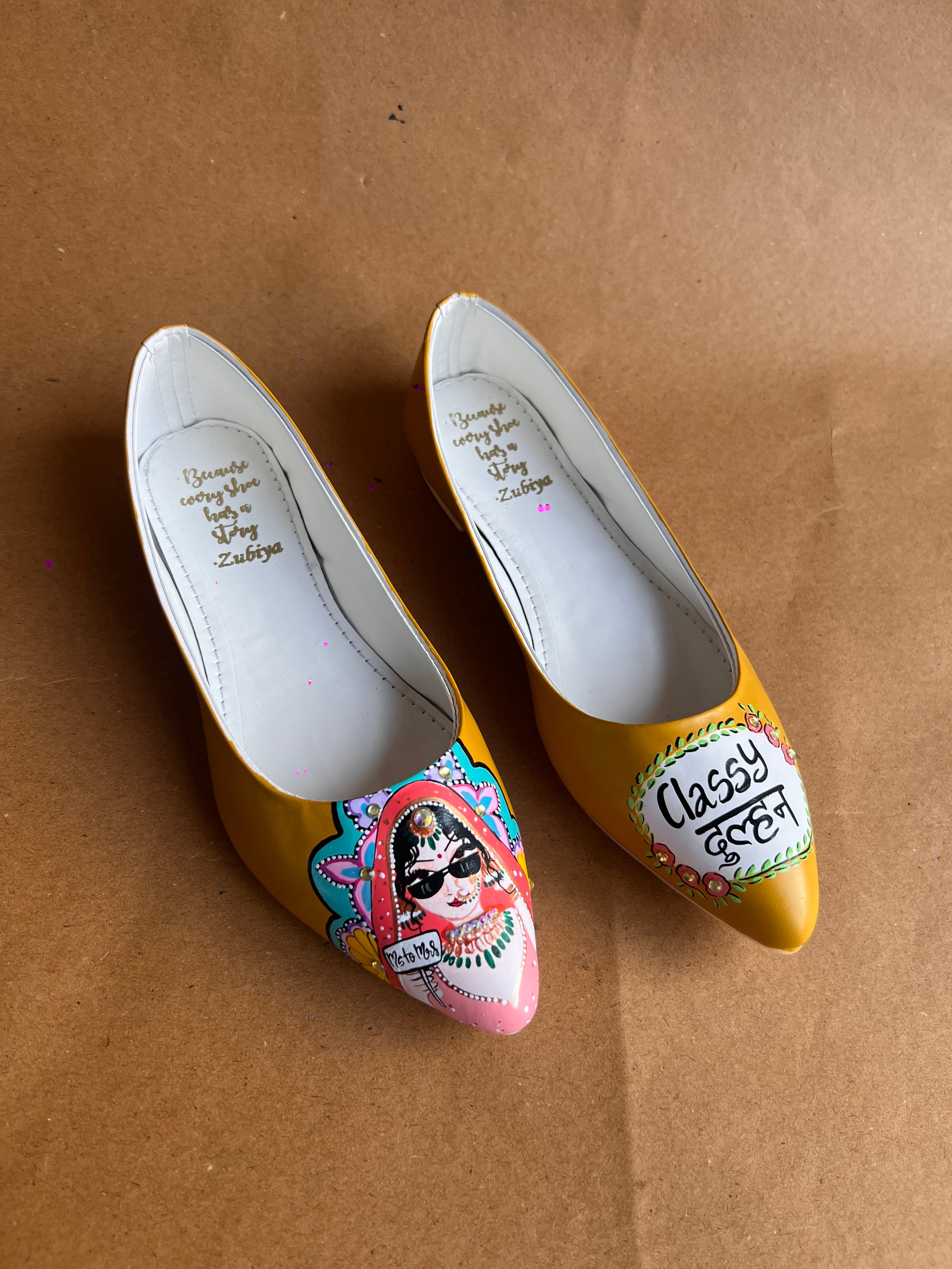 Mustard yellow swag dulhan pointed juttis