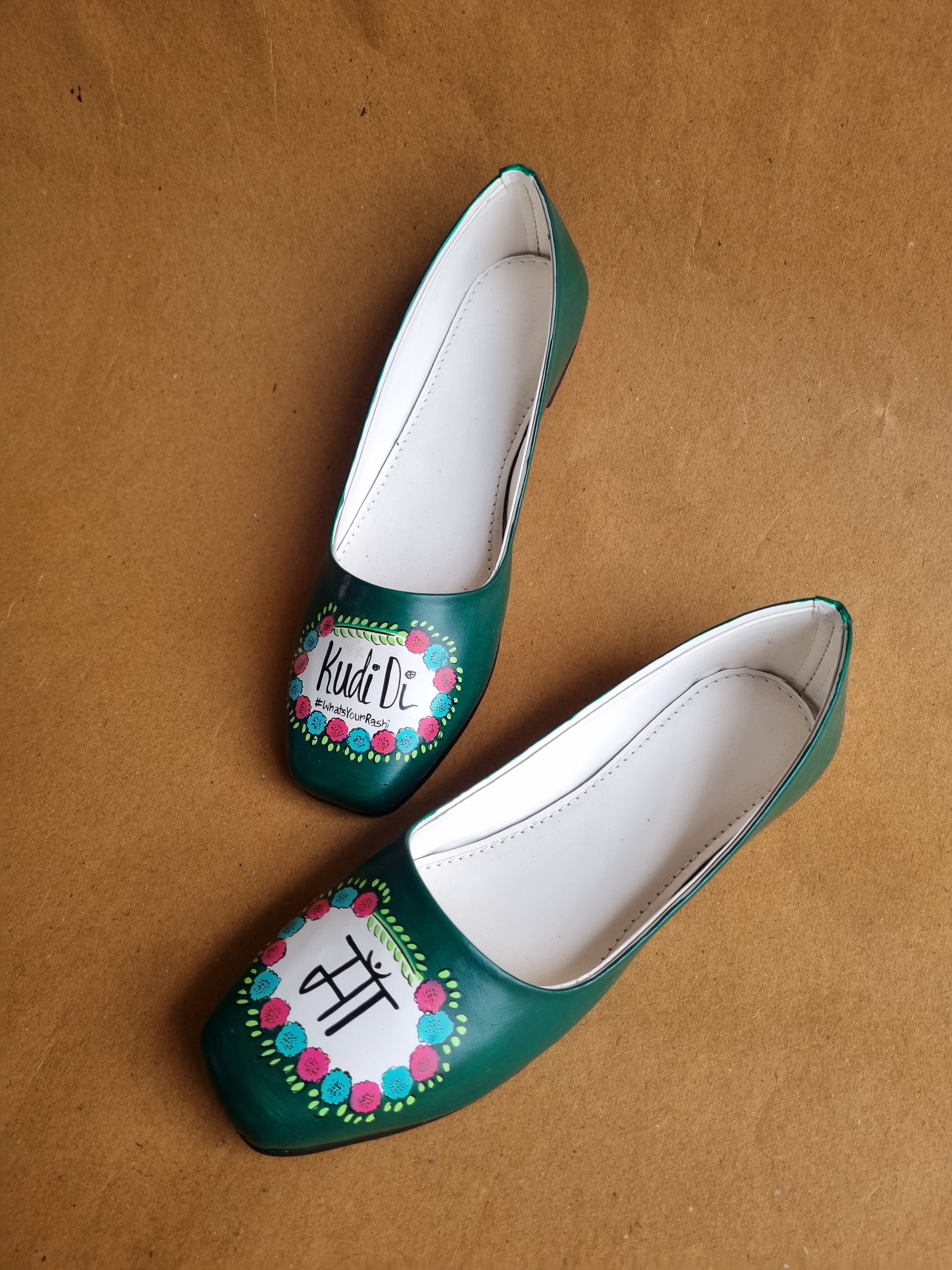 Pyo-ma Emerald green juttis-mojri plain couple combo