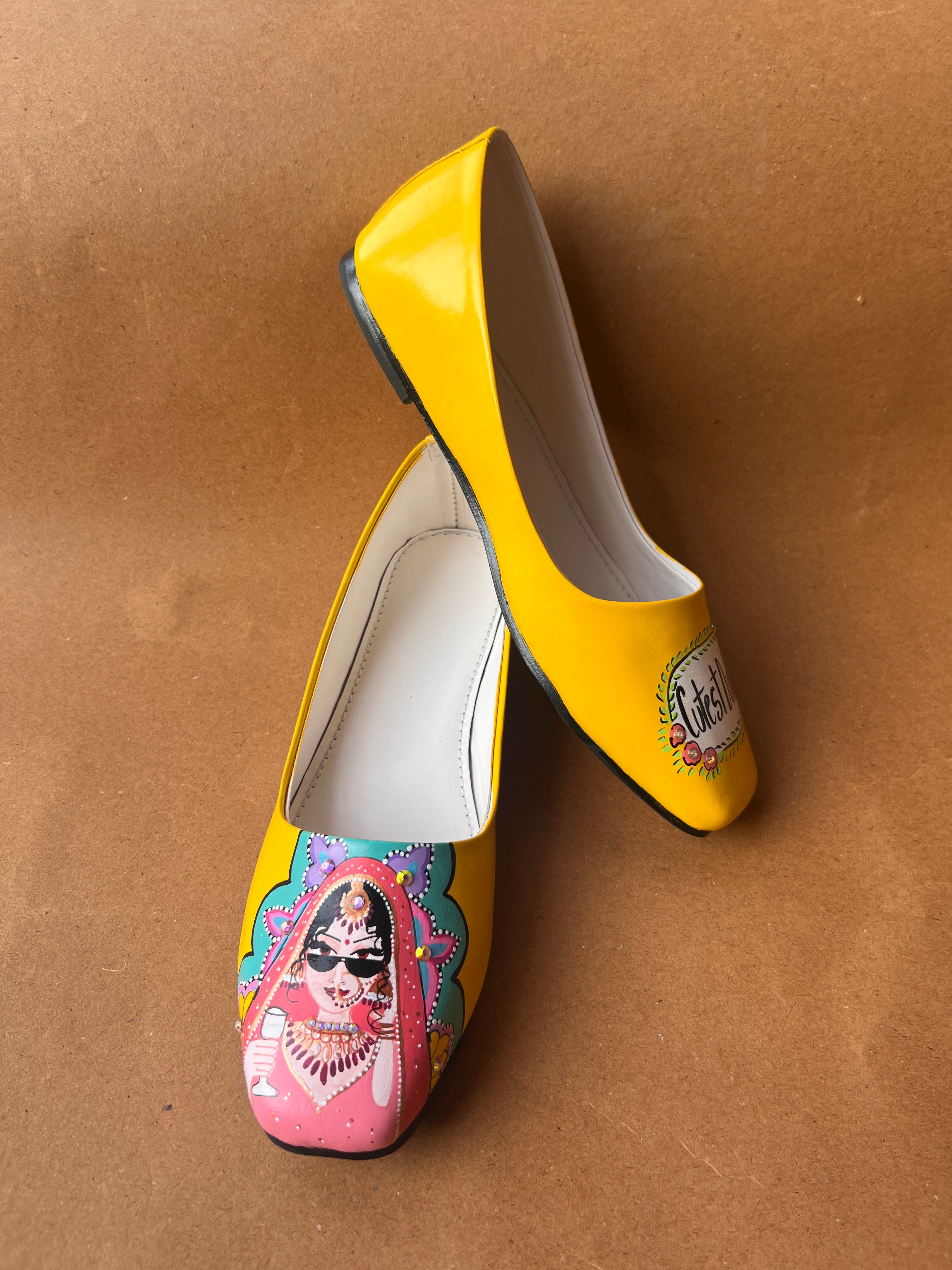 Cutest dulhan yellow swag dulhan round toe juttis