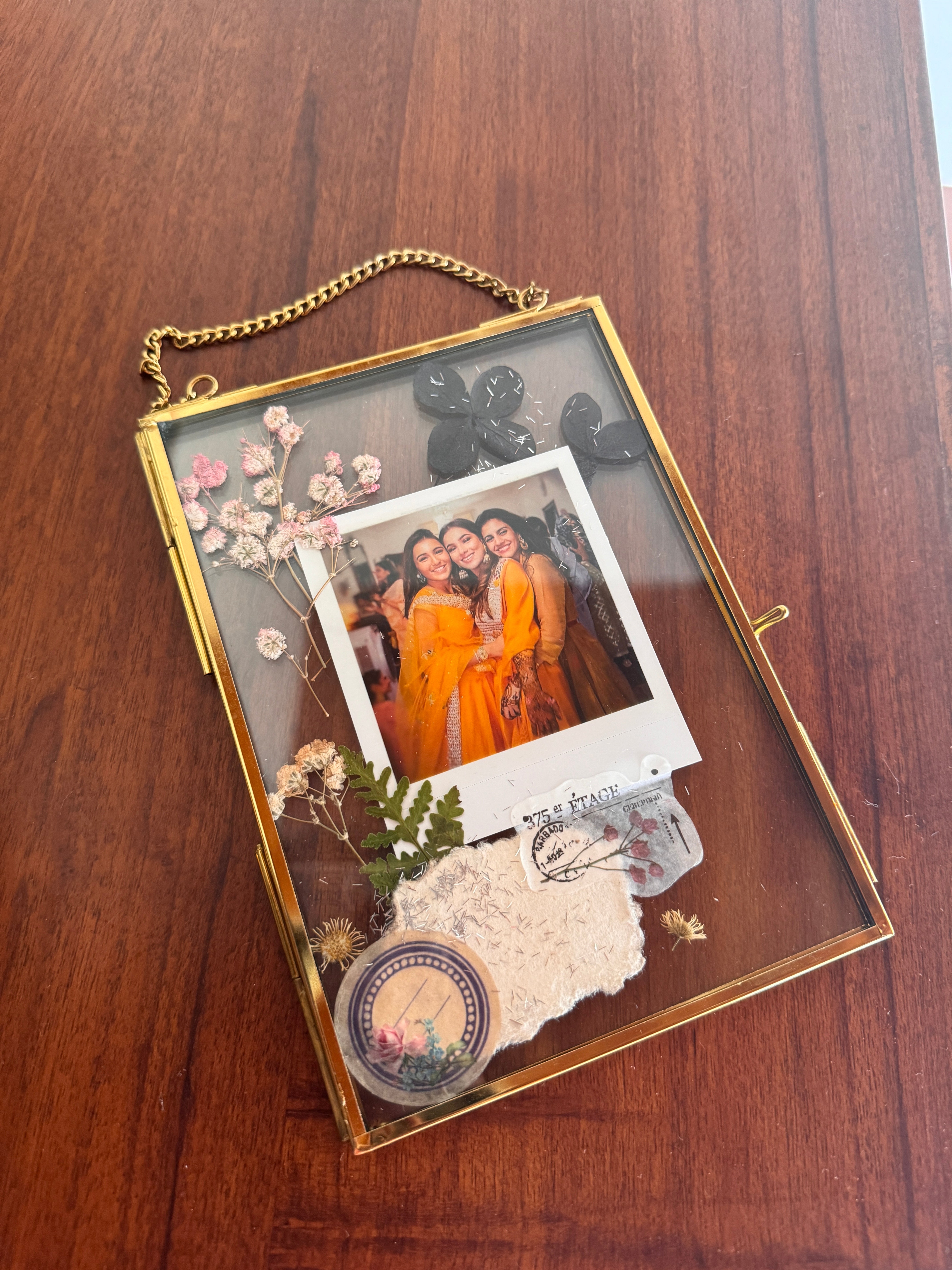 Pressed flower photo frame with photo