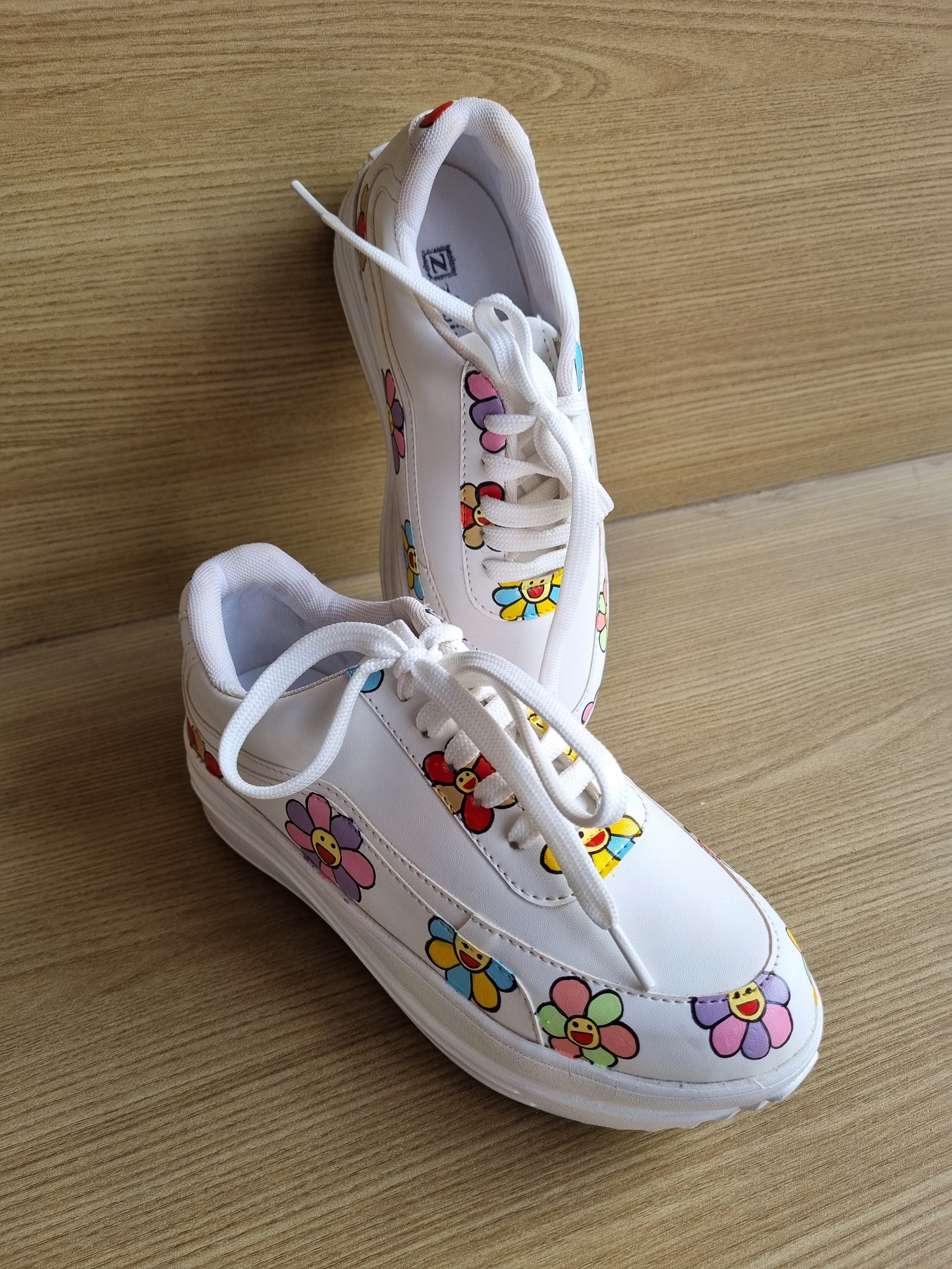 Smiley flower sneakers