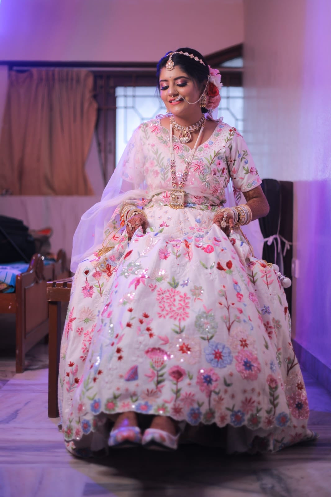 Pastel dulhaniya pointed juttis