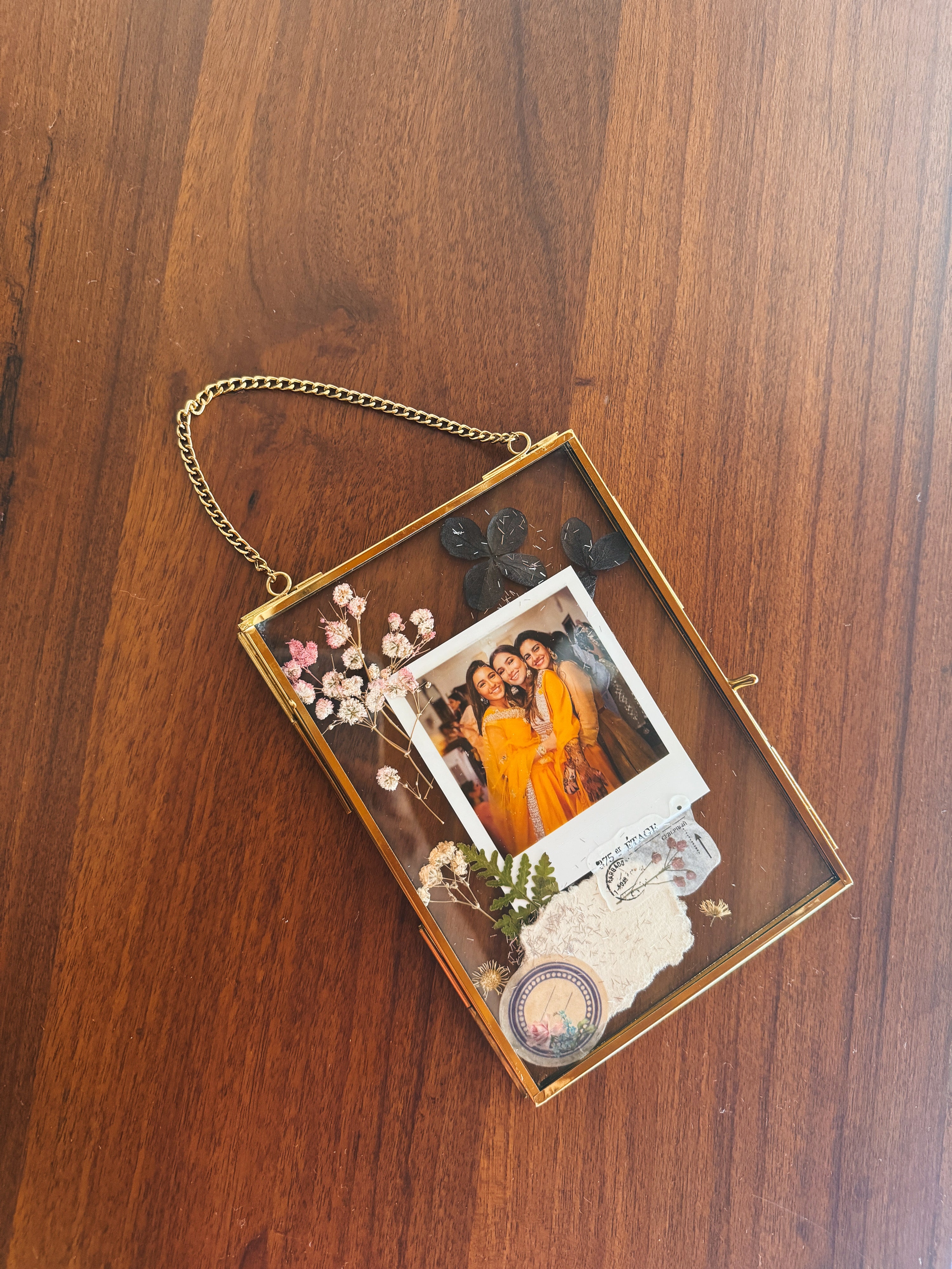 Pressed flower photo frame with photo