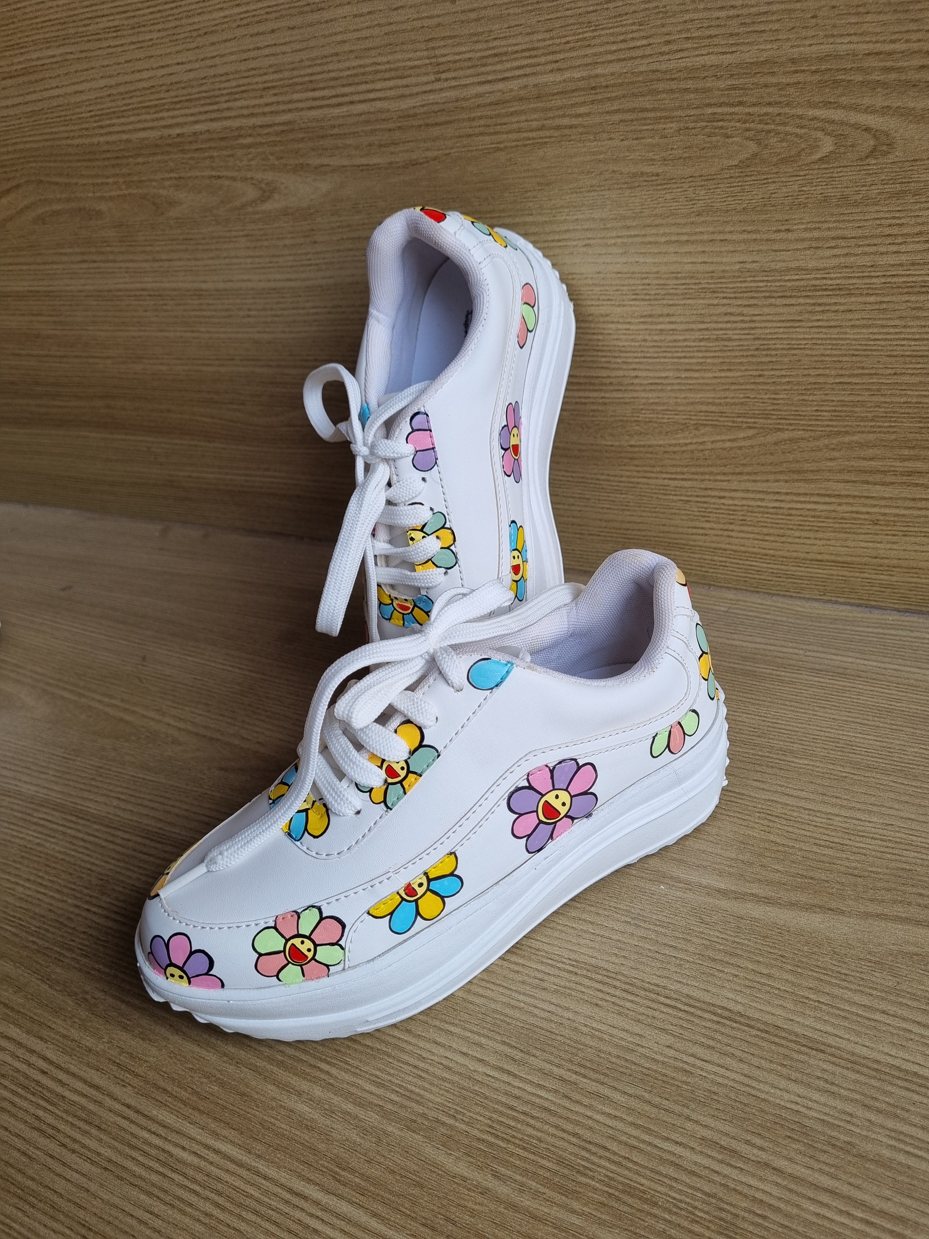 Smiley flower sneakers