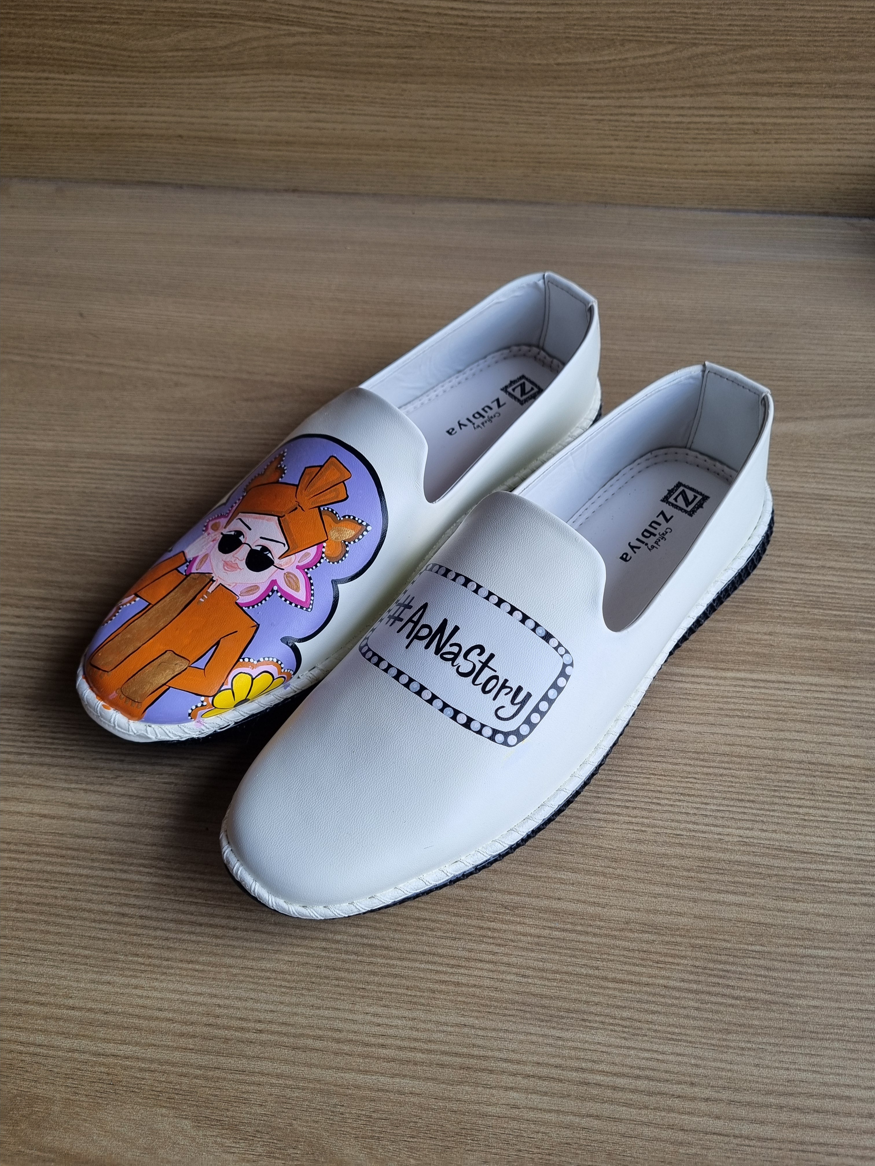 Off white jutti MOJRI intricate combo