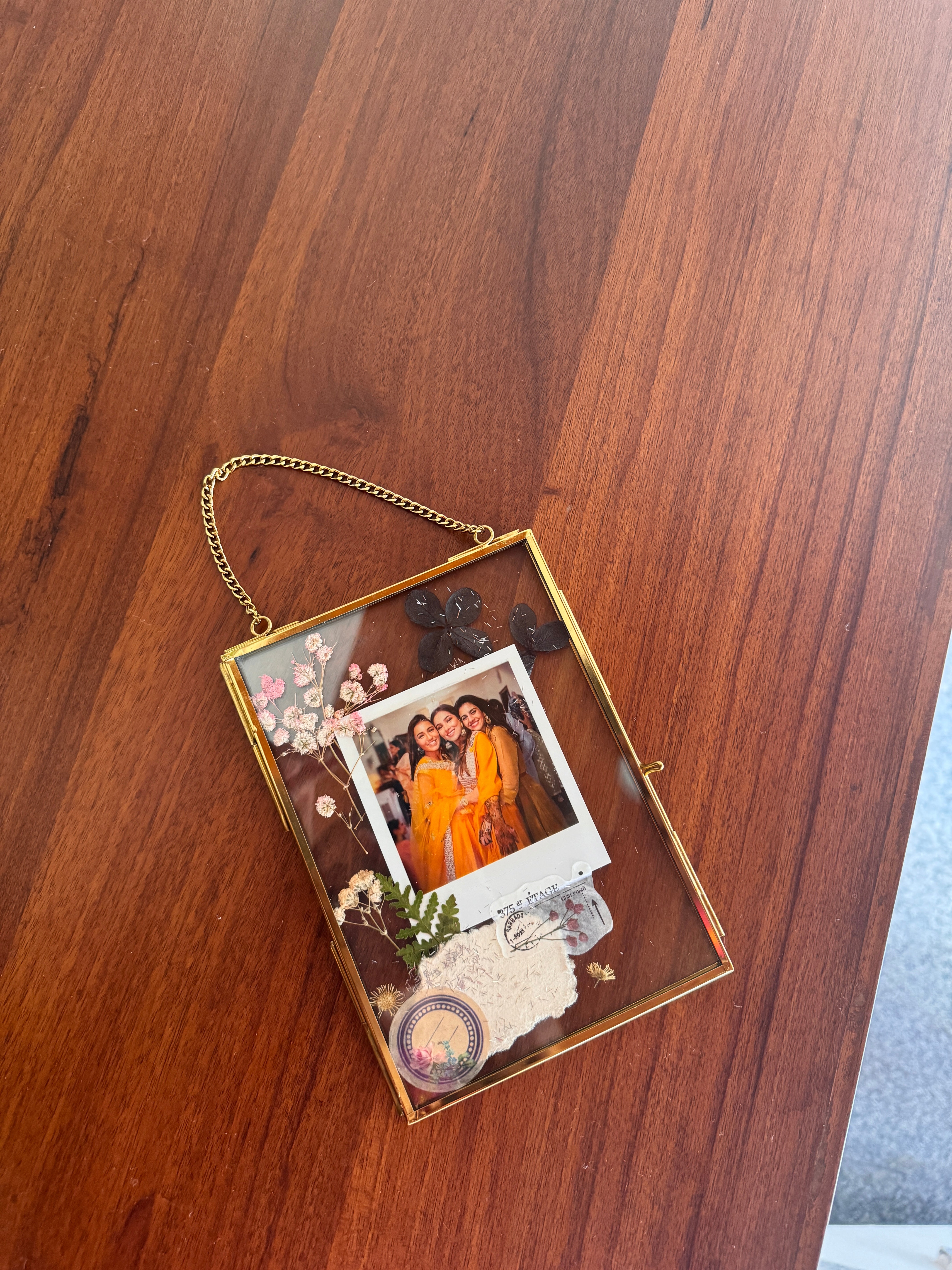 Pressed flower photo frame with photo