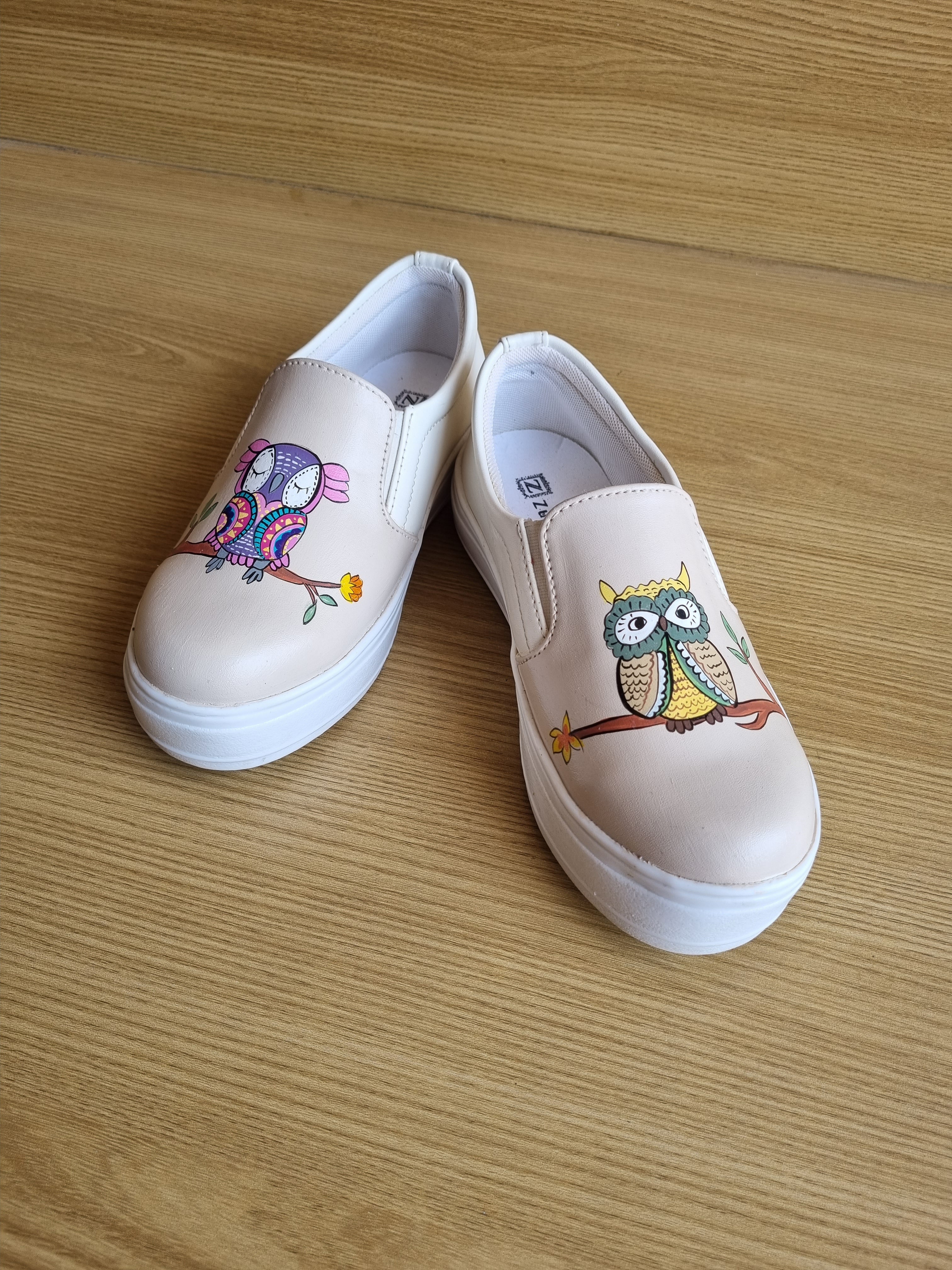 Sleepy owl sneakers