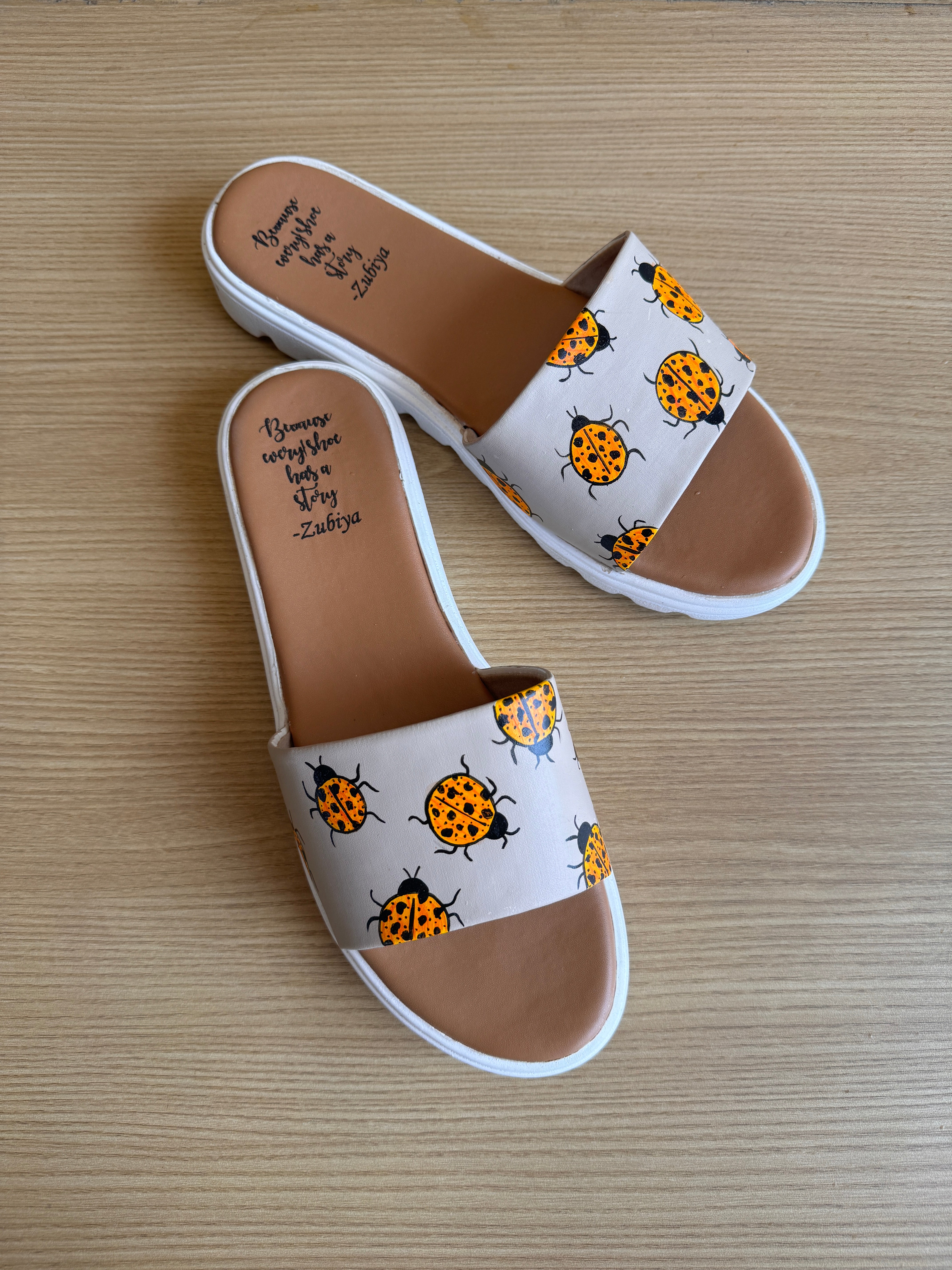 Tapioca Bug slides white sole slider