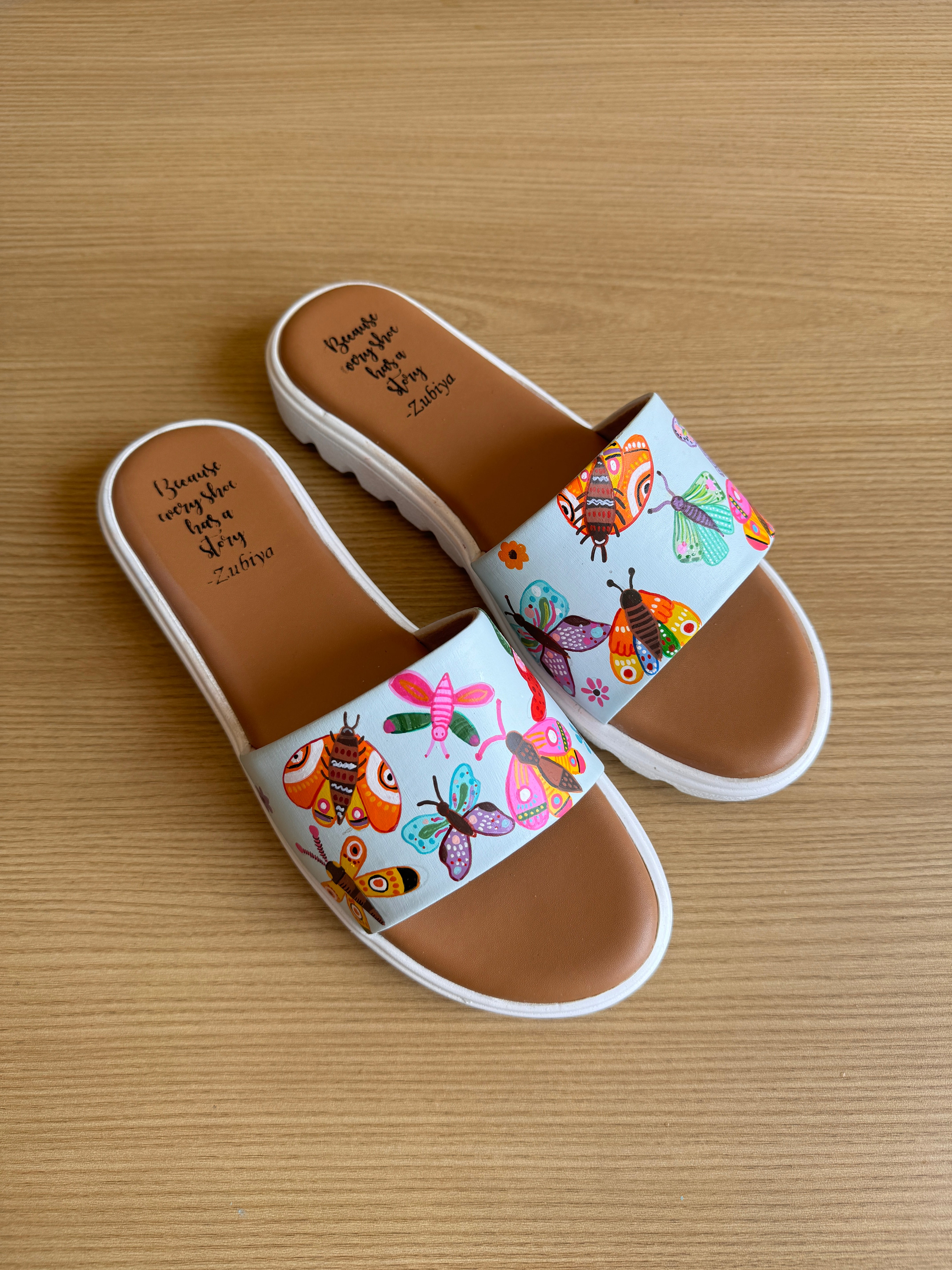 Butterfly fly away white sole slider