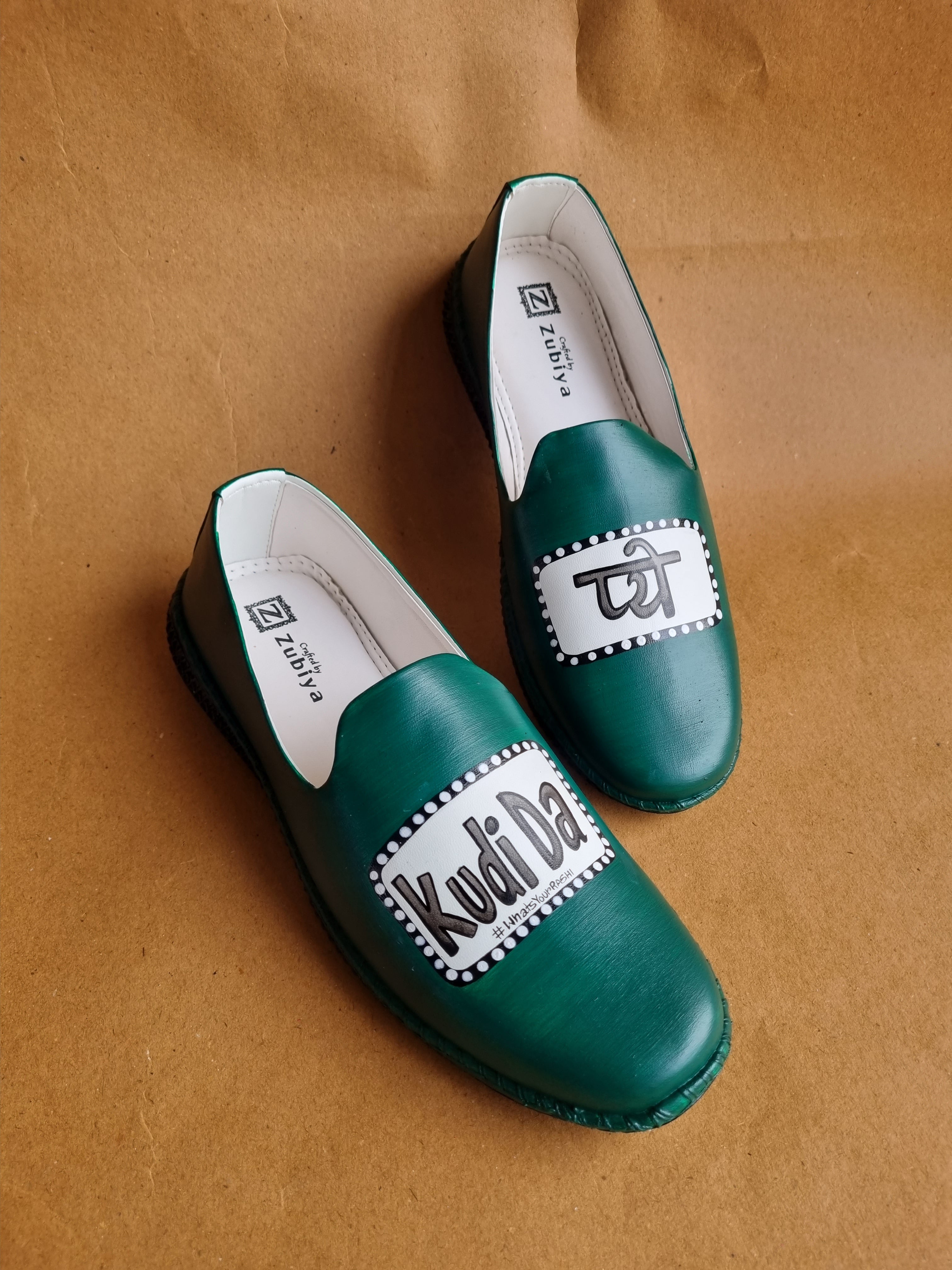 Pyo-ma Emerald green juttis-mojri plain couple combo