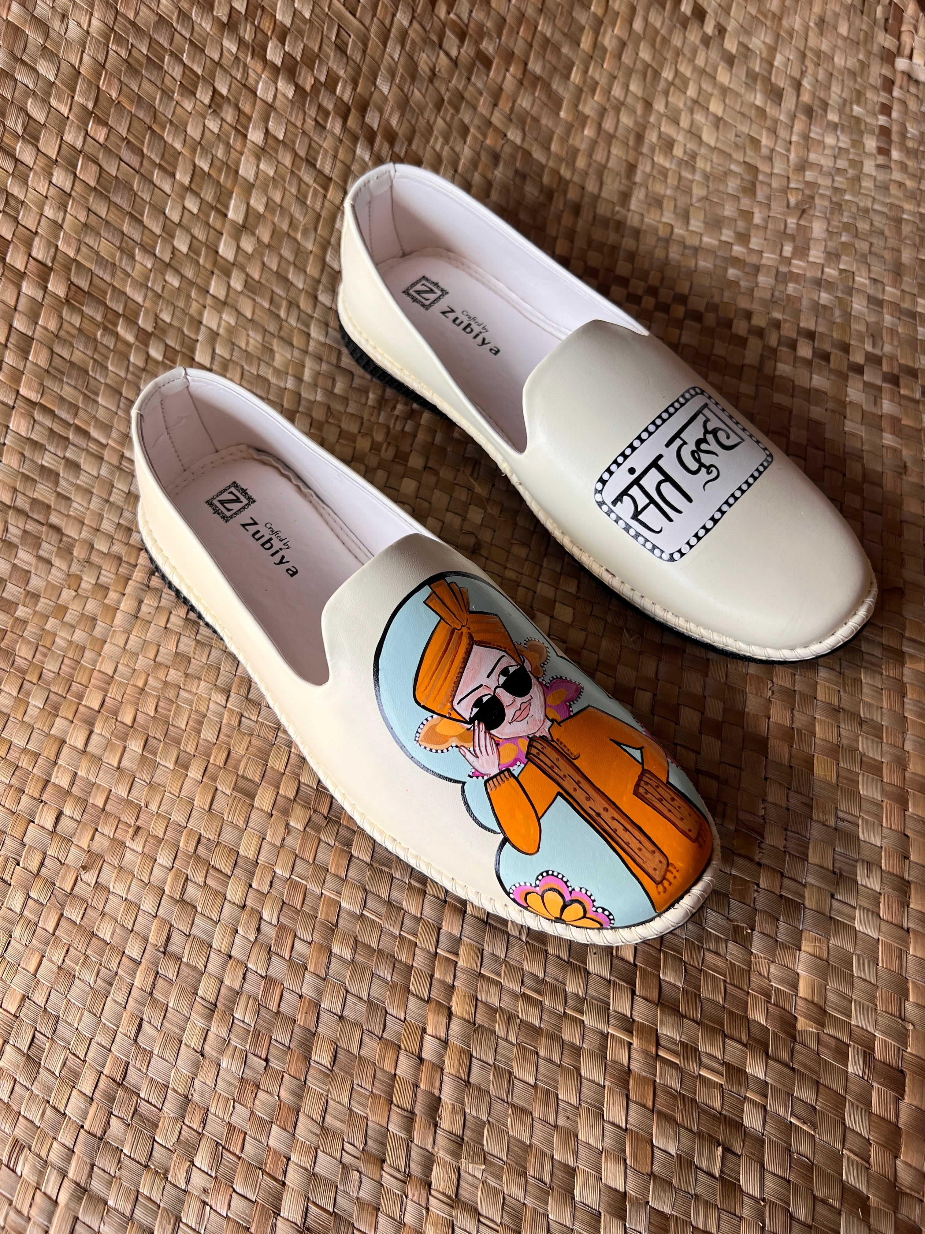 Cream juttis couple combo