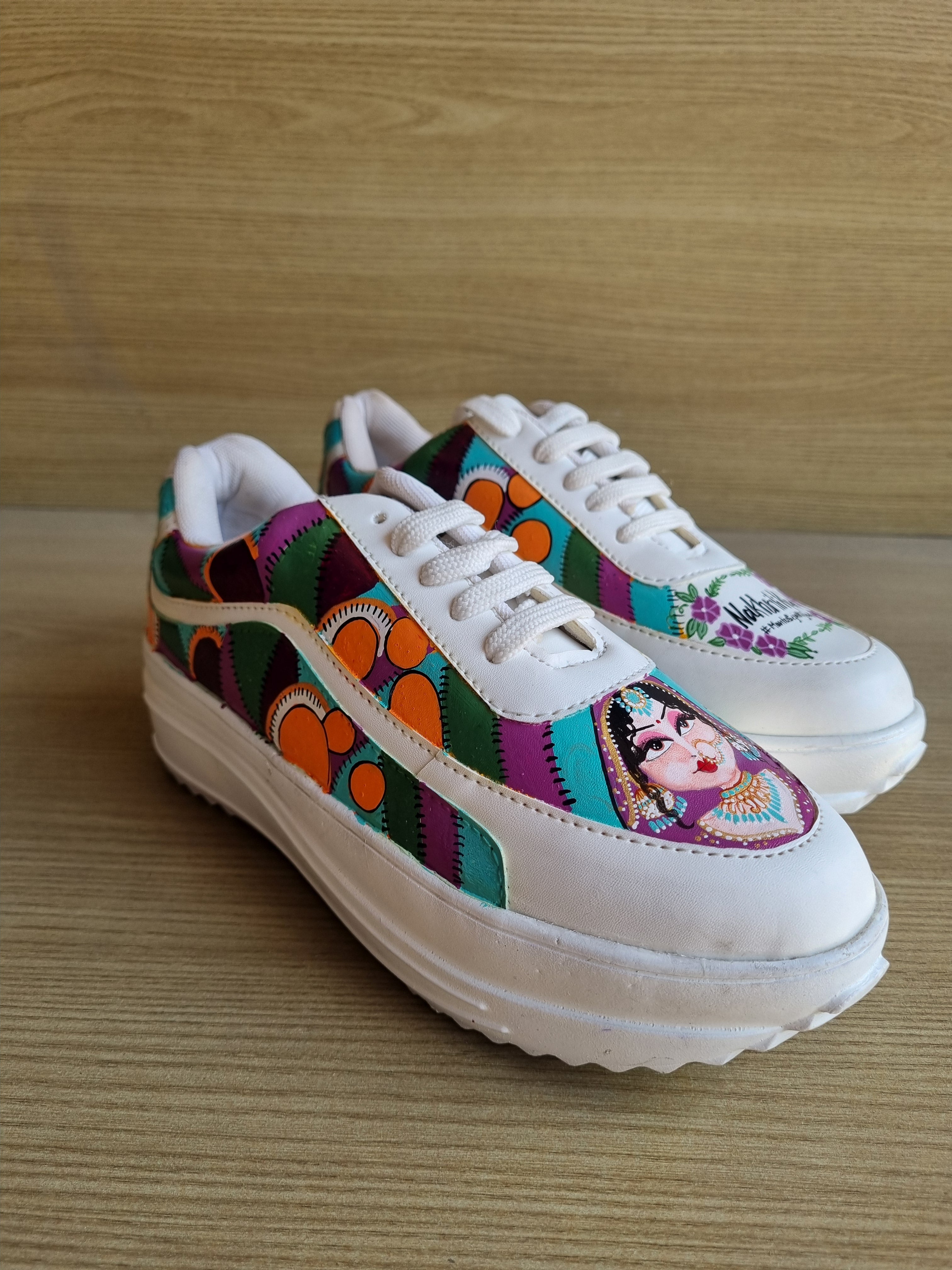 White mojri-heel sneakers couple Combo