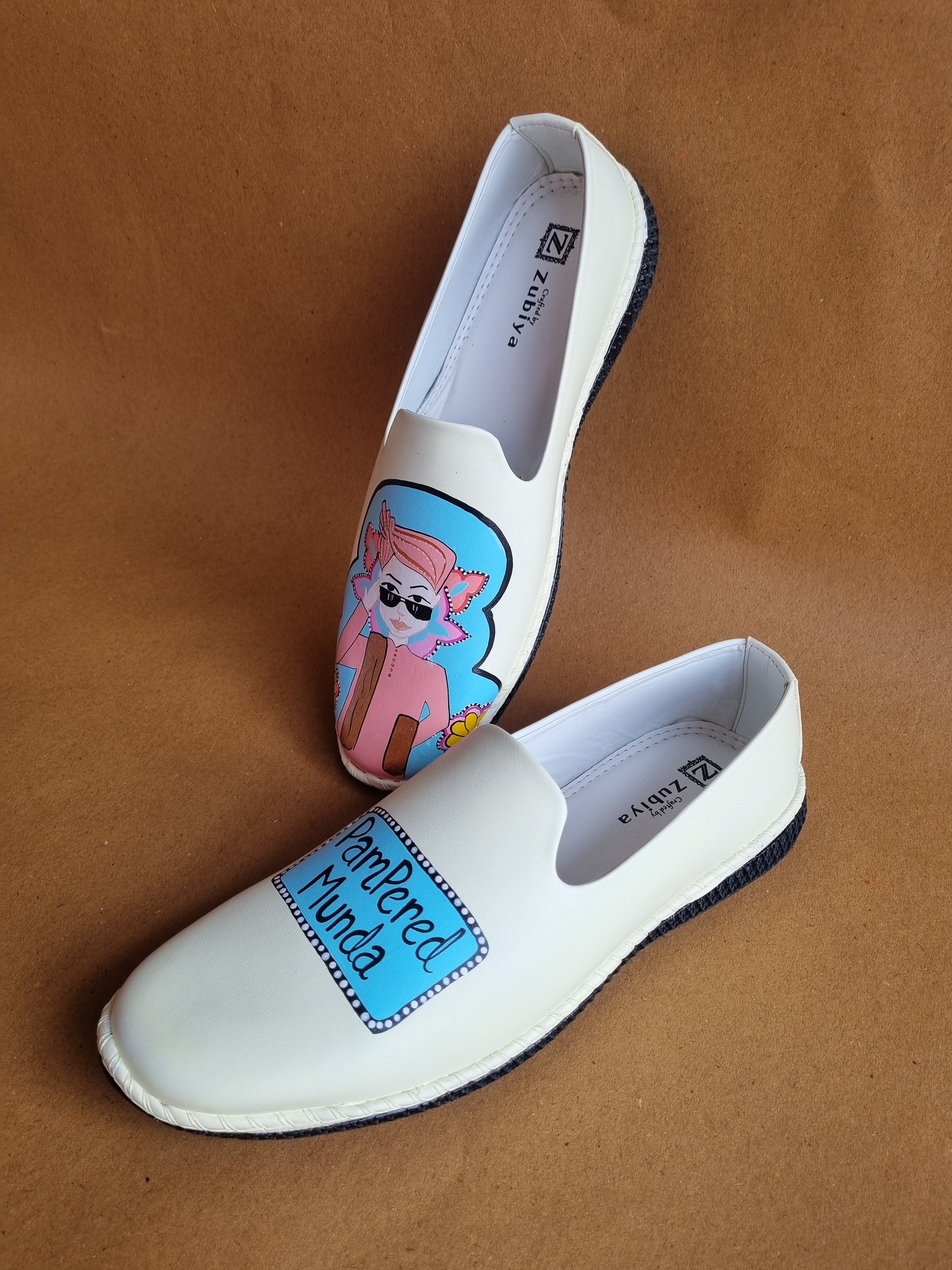 Beige pampered munda dulha mojris