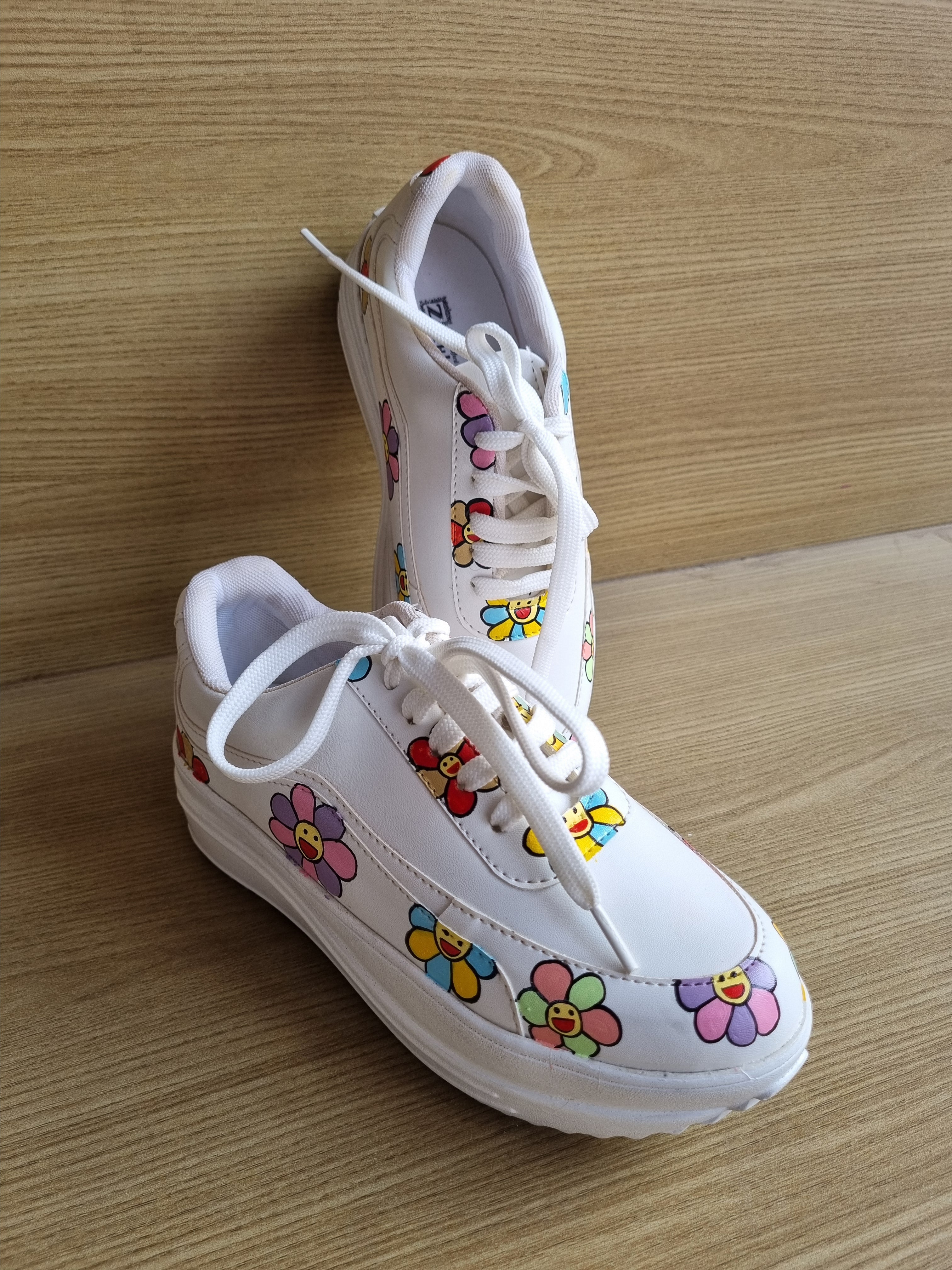 Smiley flower sneakers
