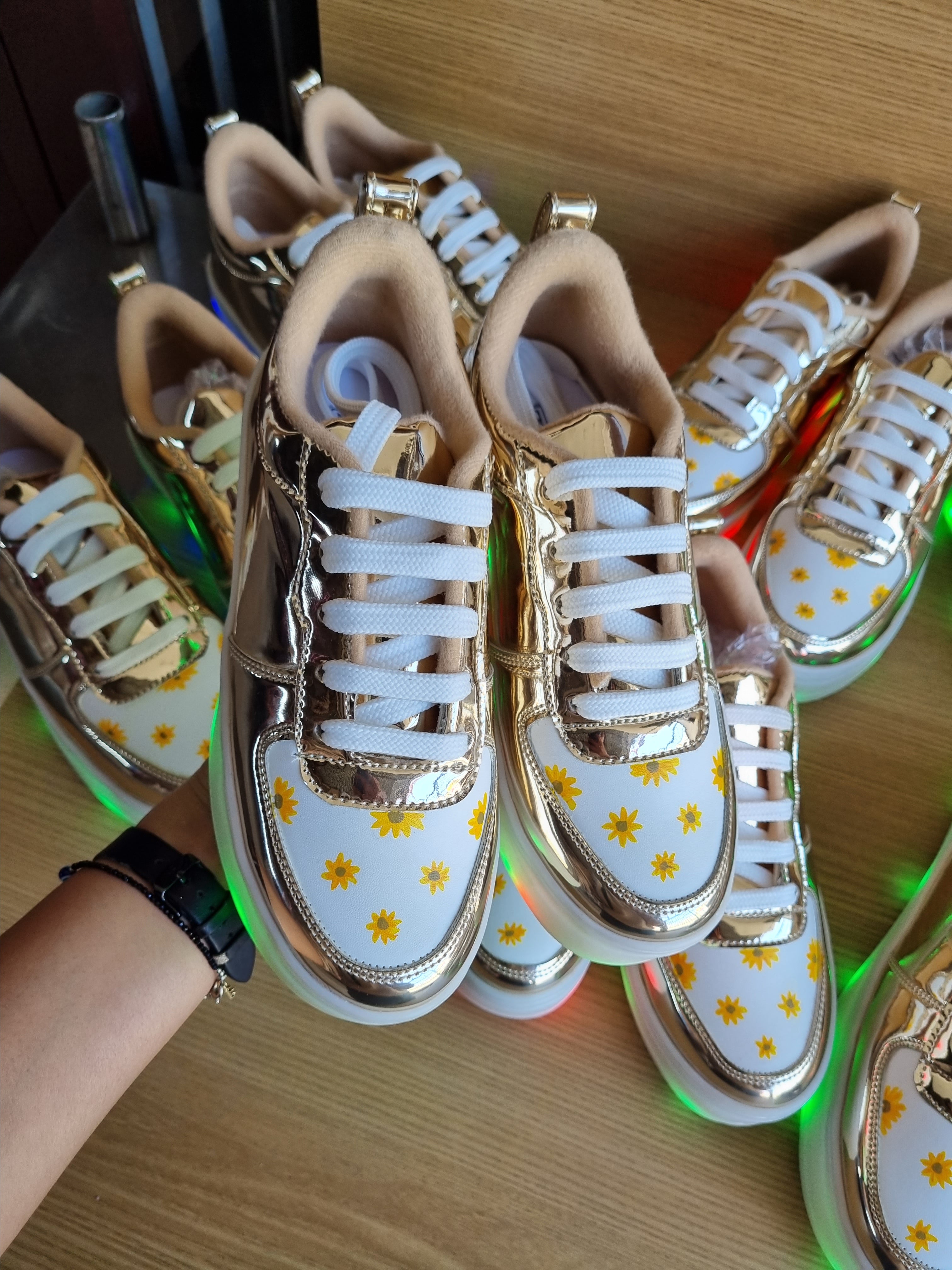 LED RECHARGEABLE GOLDEN SUNFLOWER sneakers