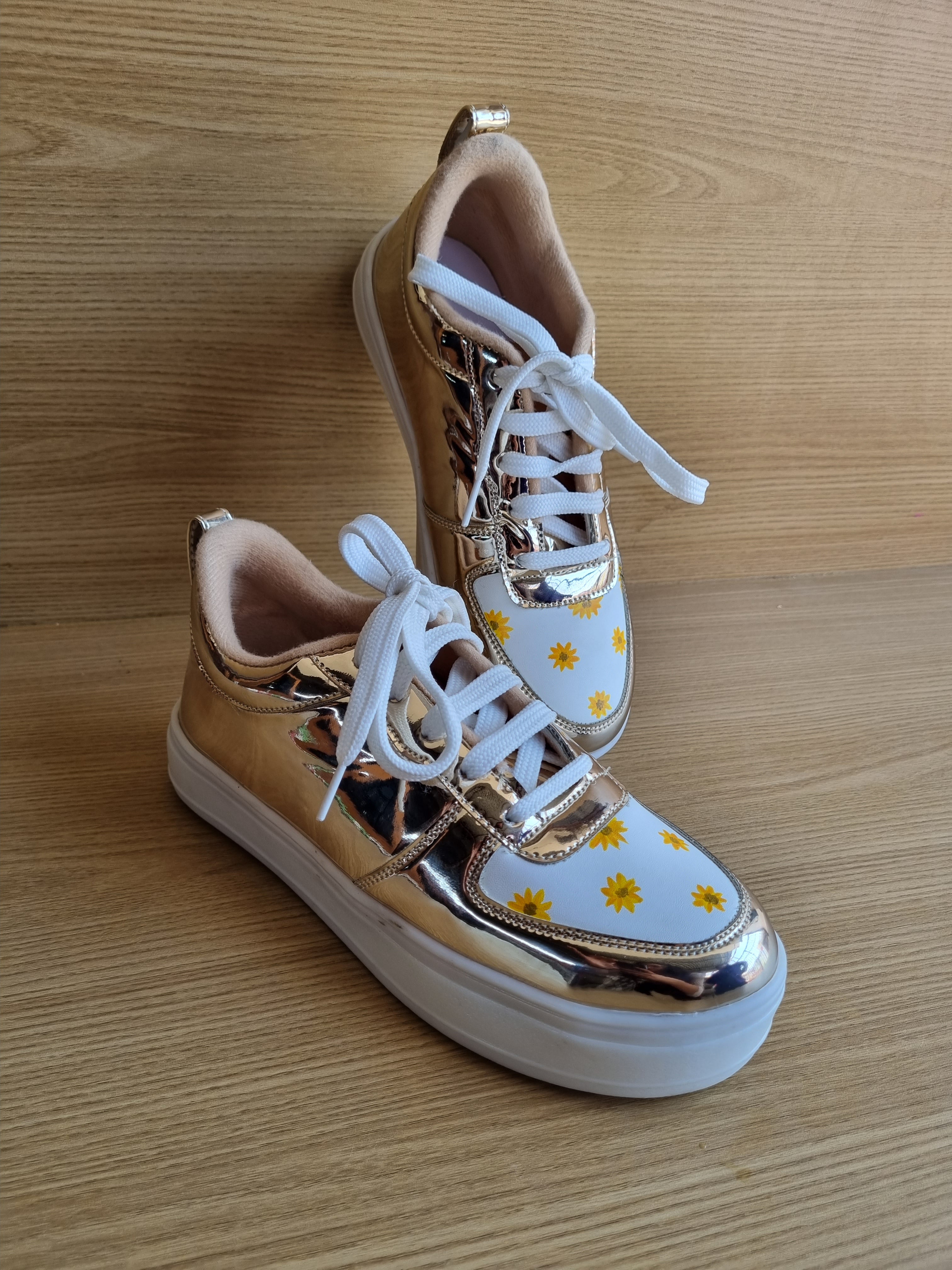 LED RECHARGEABLE GOLDEN SUNFLOWER sneakers