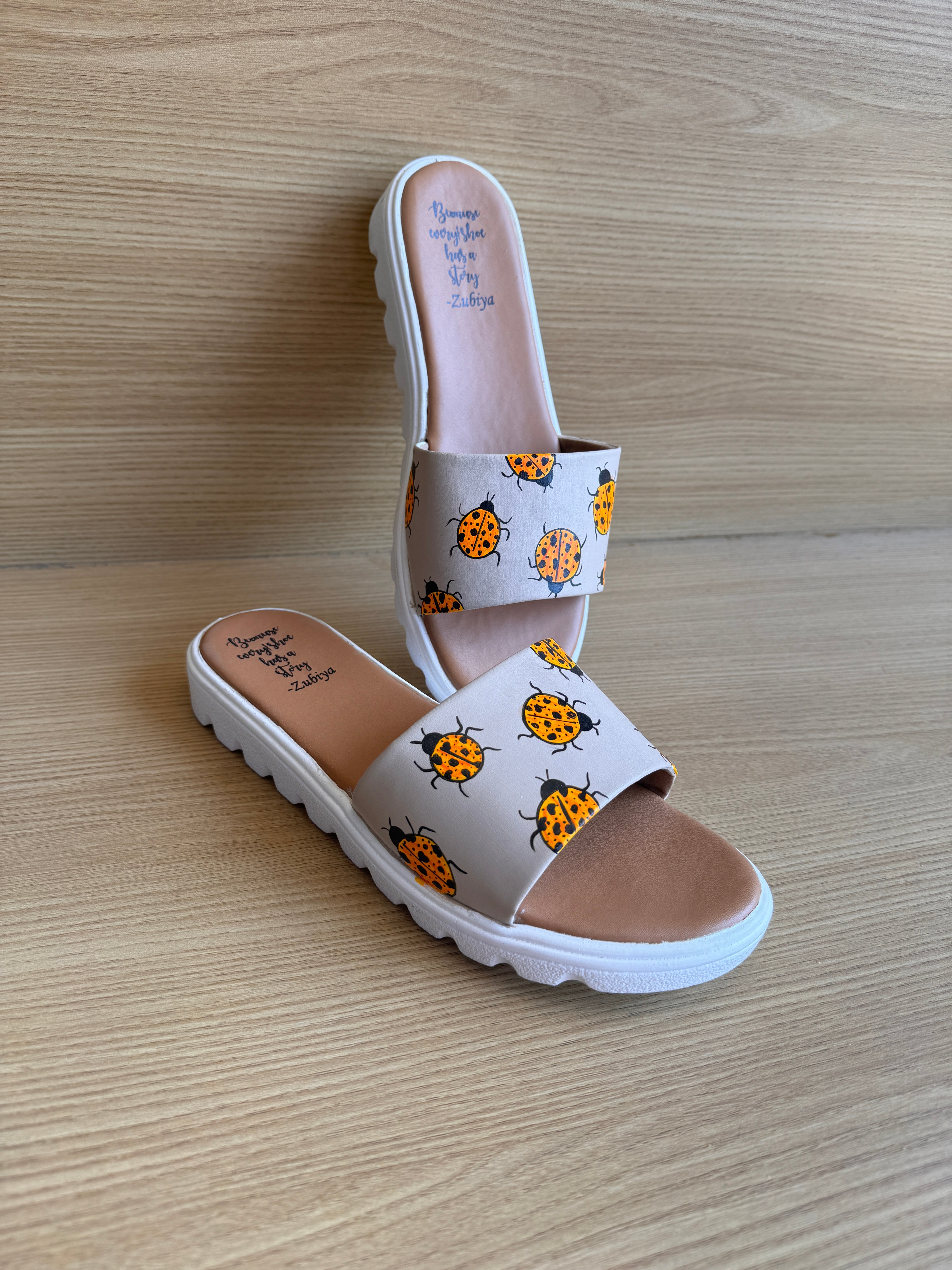 Tapioca Bug slides white sole slider