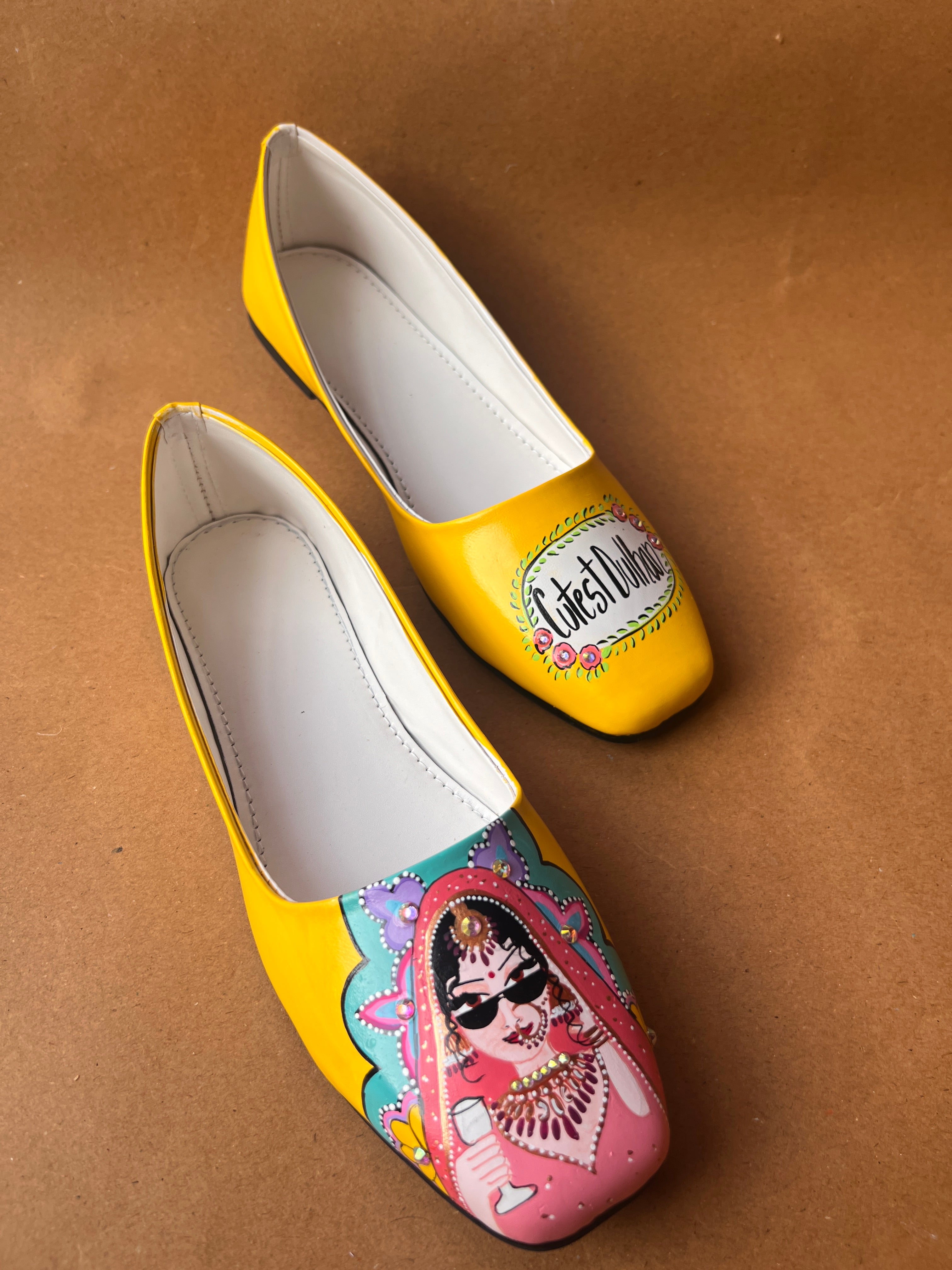Cutest dulhan yellow swag dulhan round toe juttis
