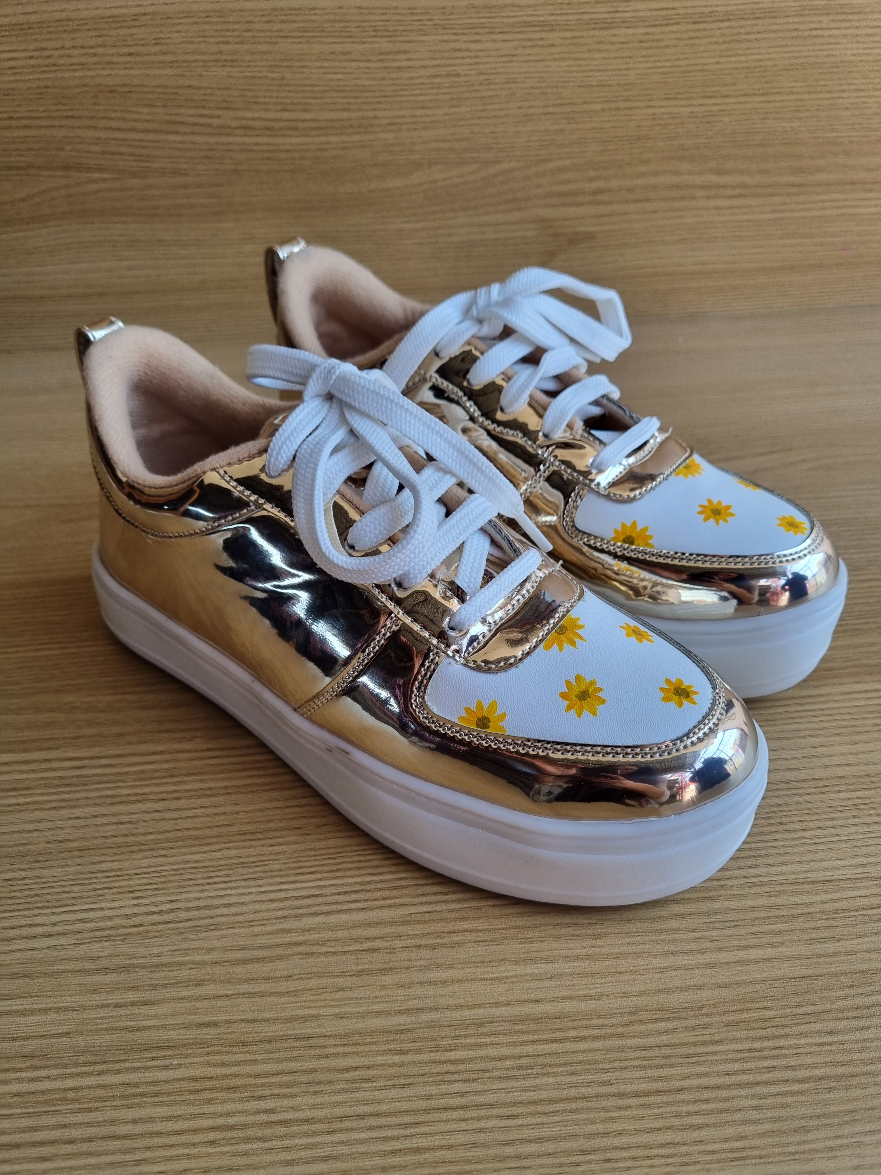LED RECHARGEABLE GOLDEN SUNFLOWER sneakers