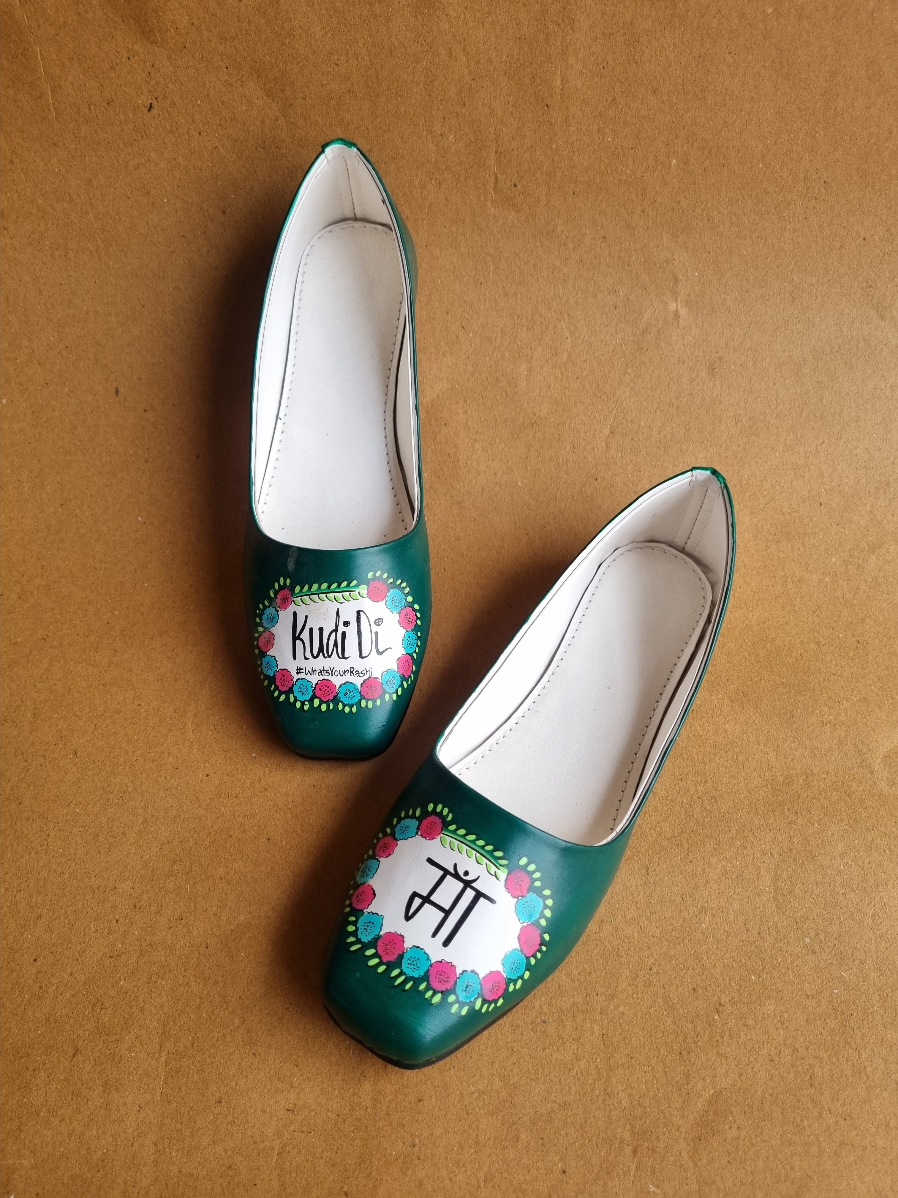 Pyo-ma Emerald green juttis-mojri plain couple combo