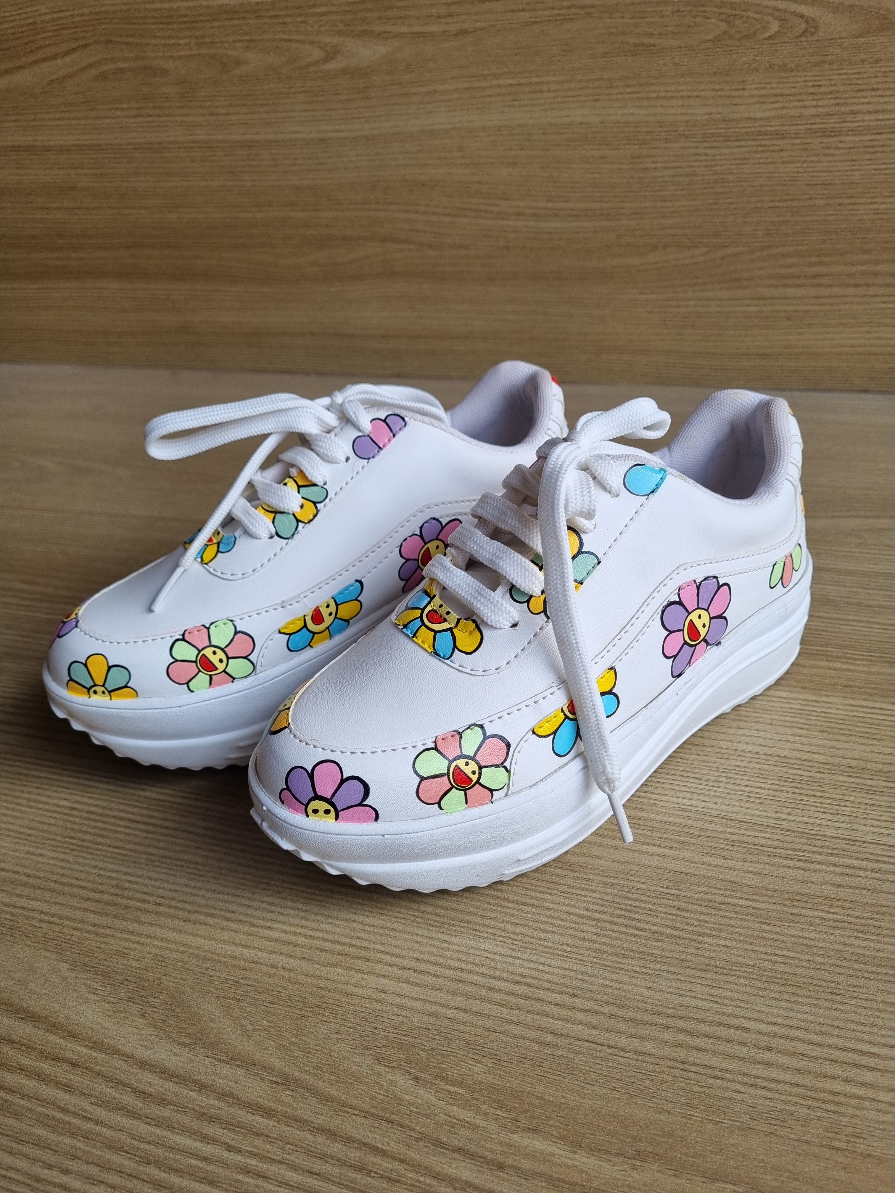 Smiley flower sneakers