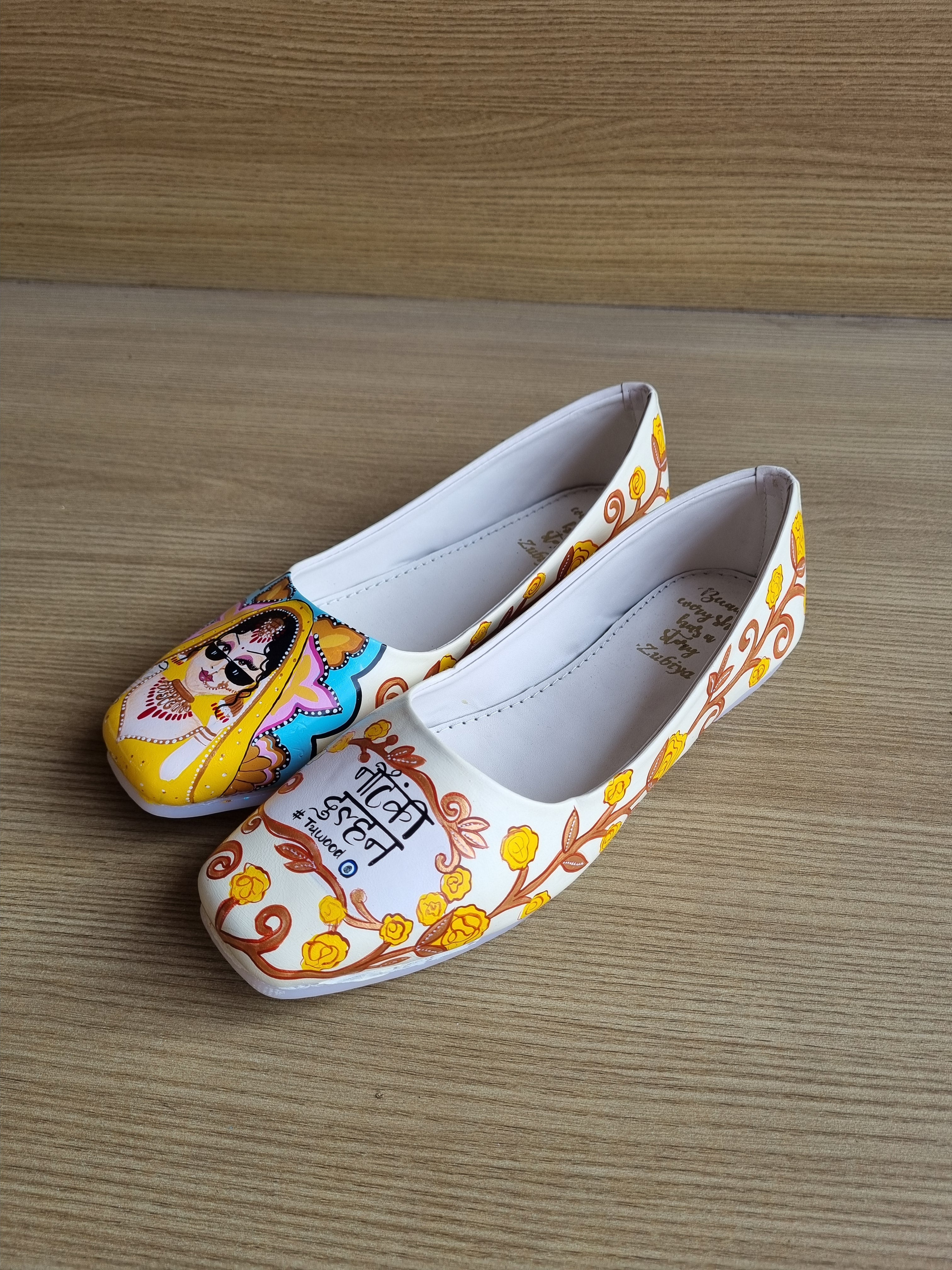 Beige rose gold dulhaniya pointed juttis