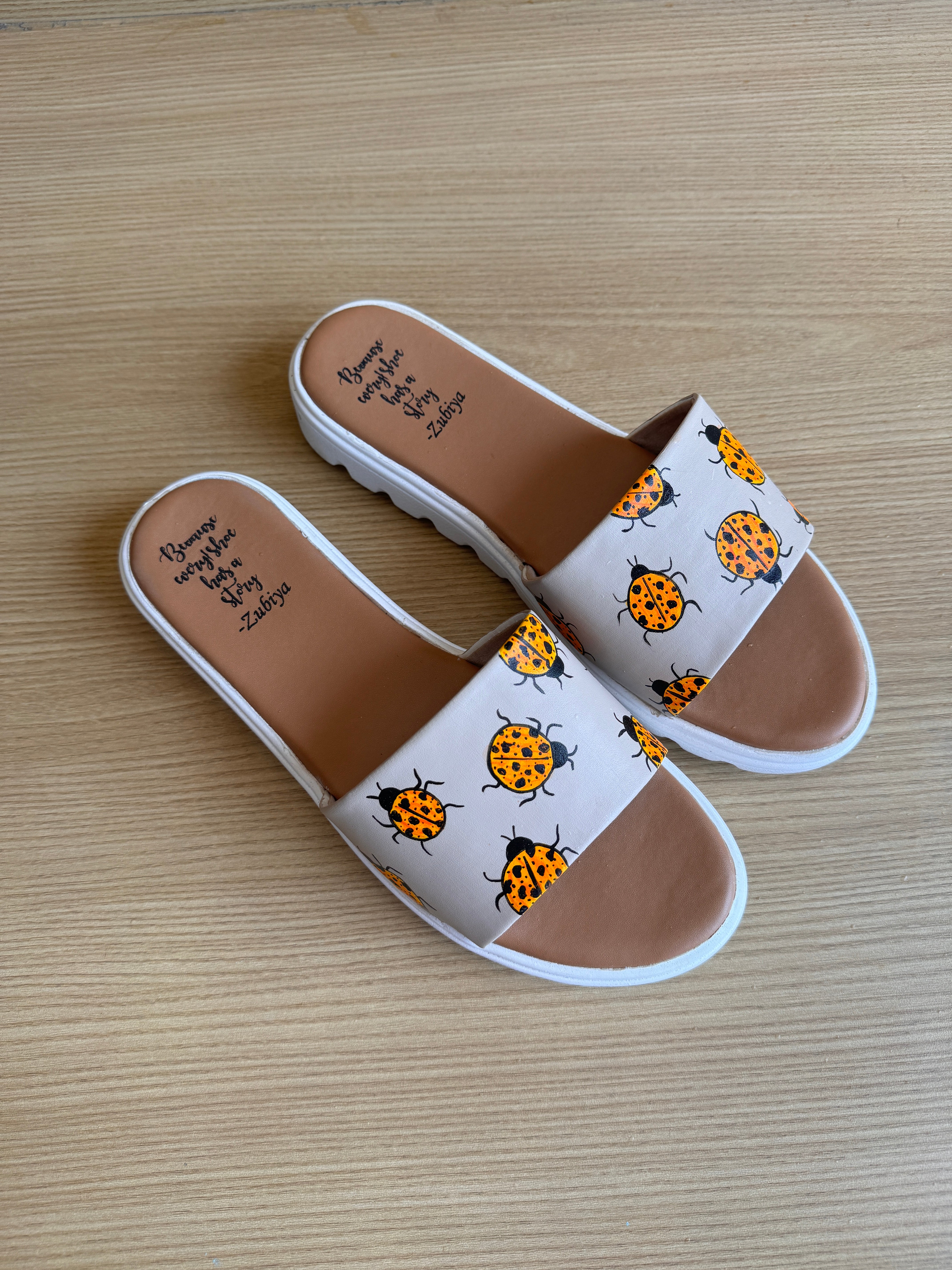 Tapioca Bug slides white sole slider