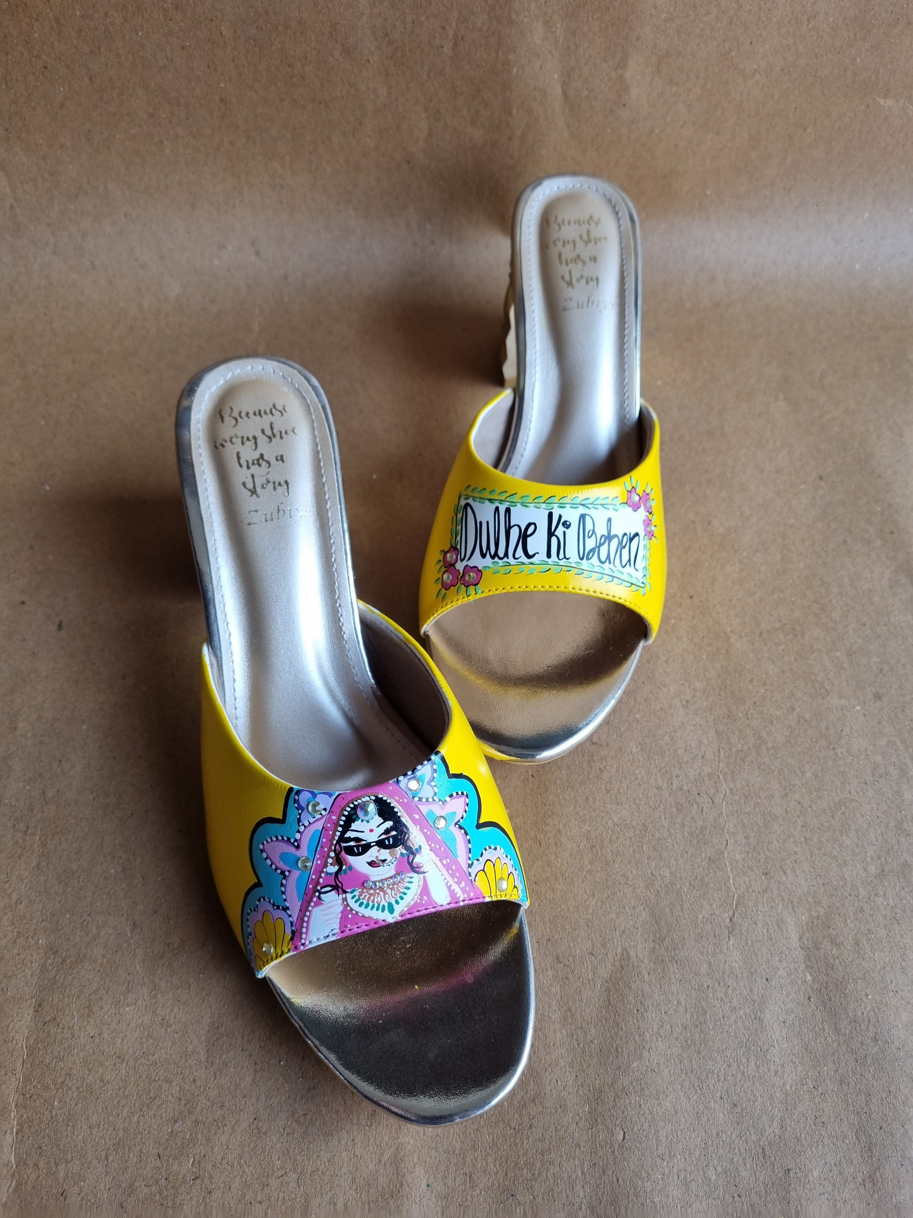 Yellow swag 3 inch golden heels