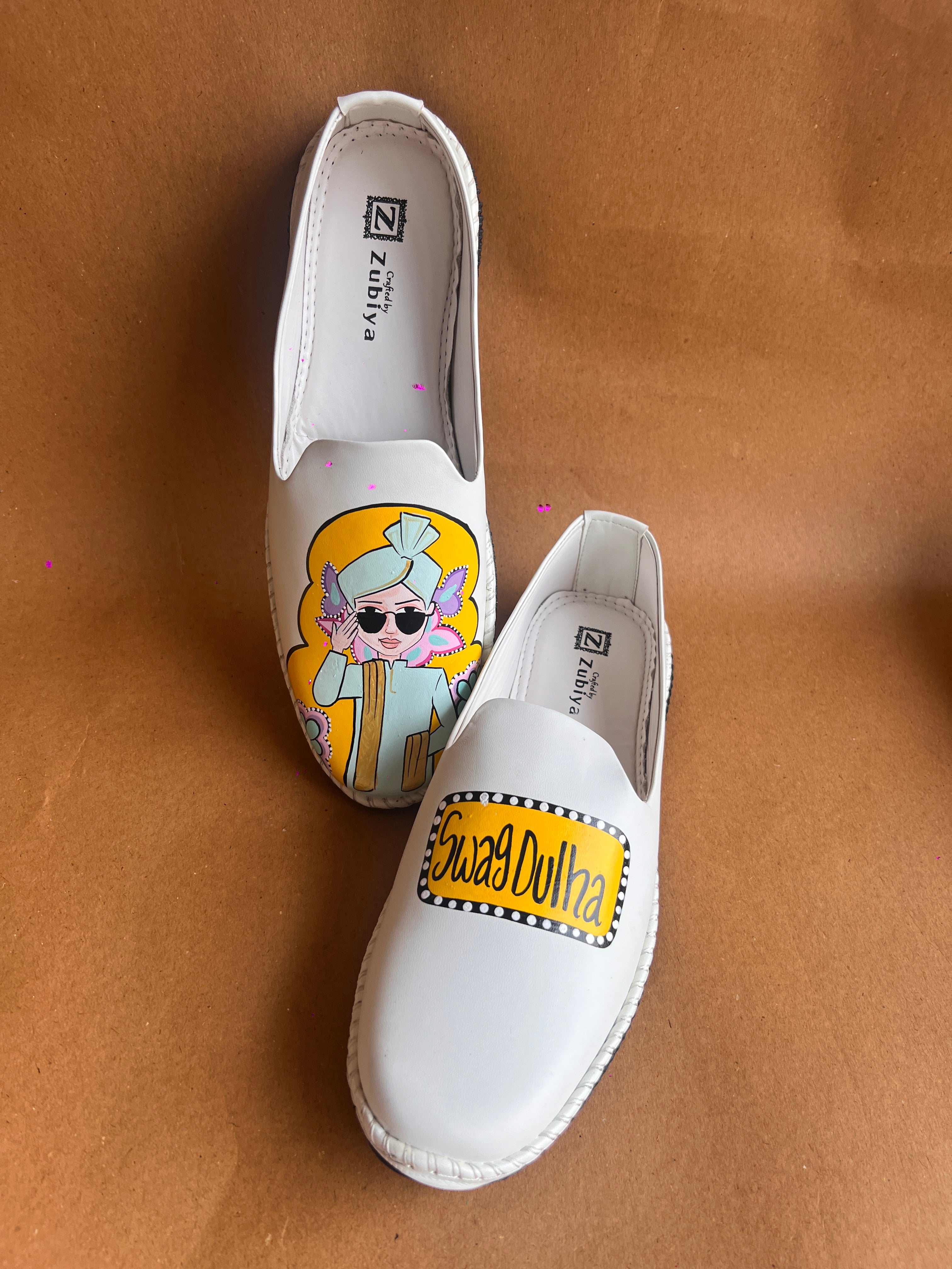 White - yellow juttis couple combo