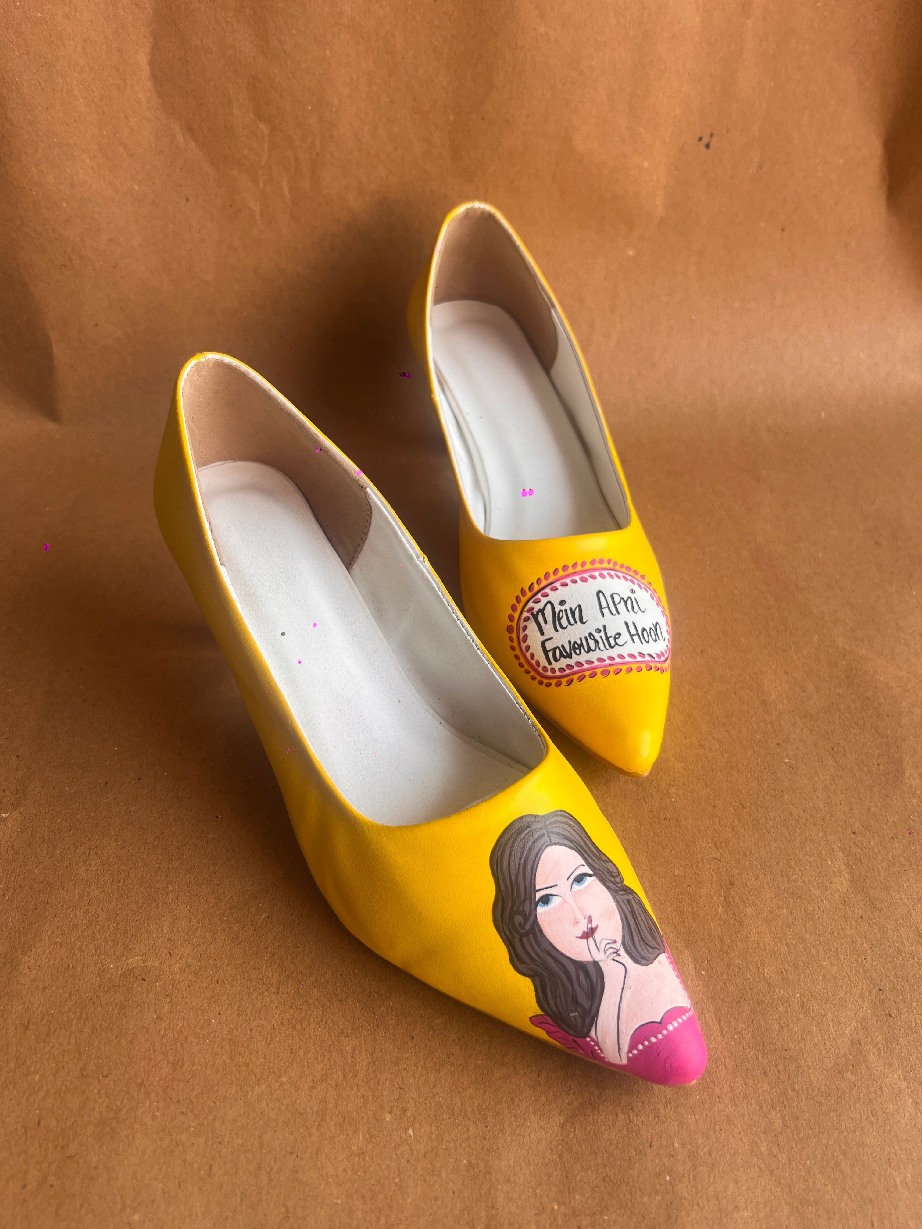 Mein apni favorite hun Artwork 2.5 Inch pencil Heels