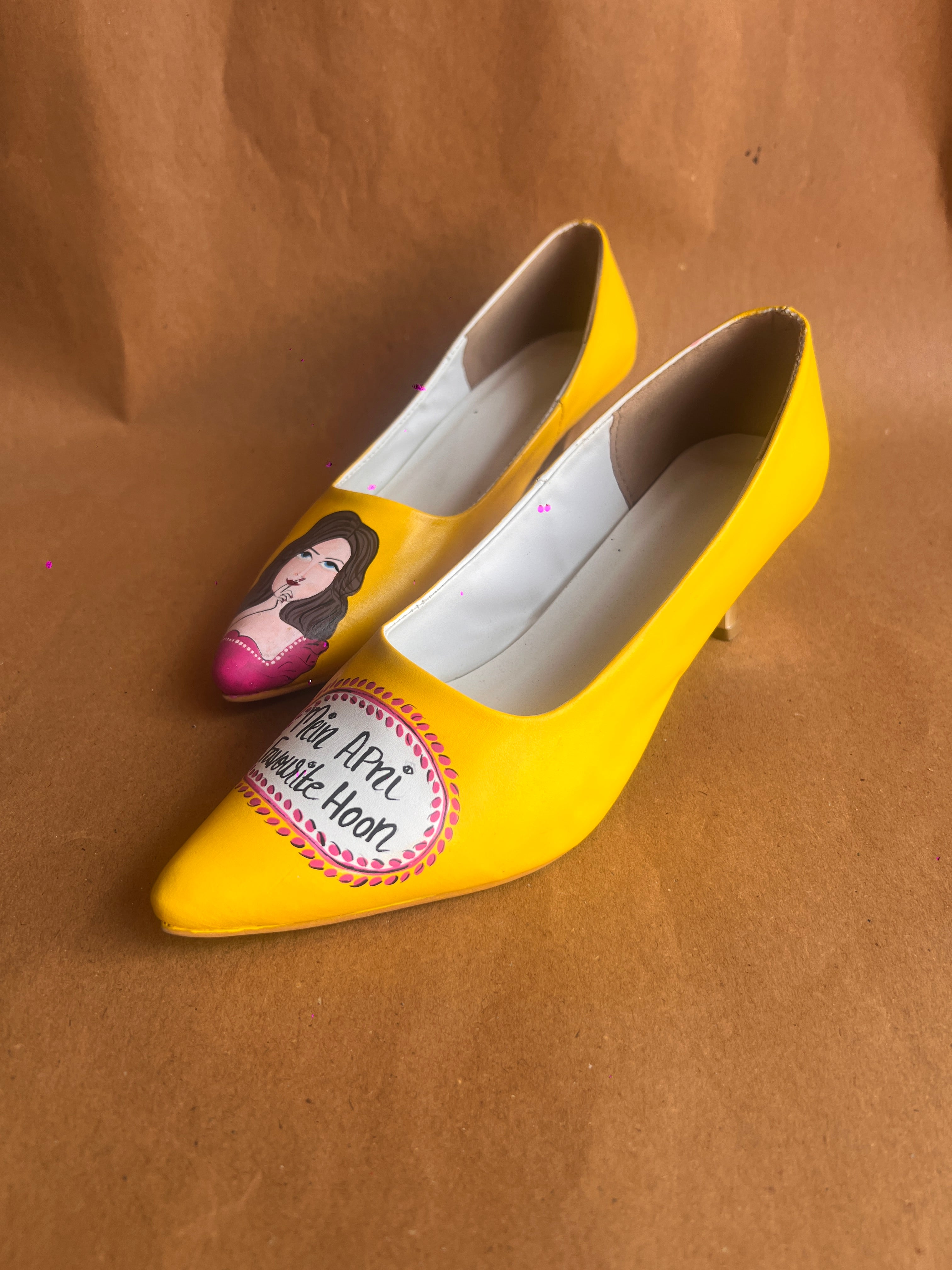 Mein apni favorite hun Artwork 2.5 Inch pencil Heels