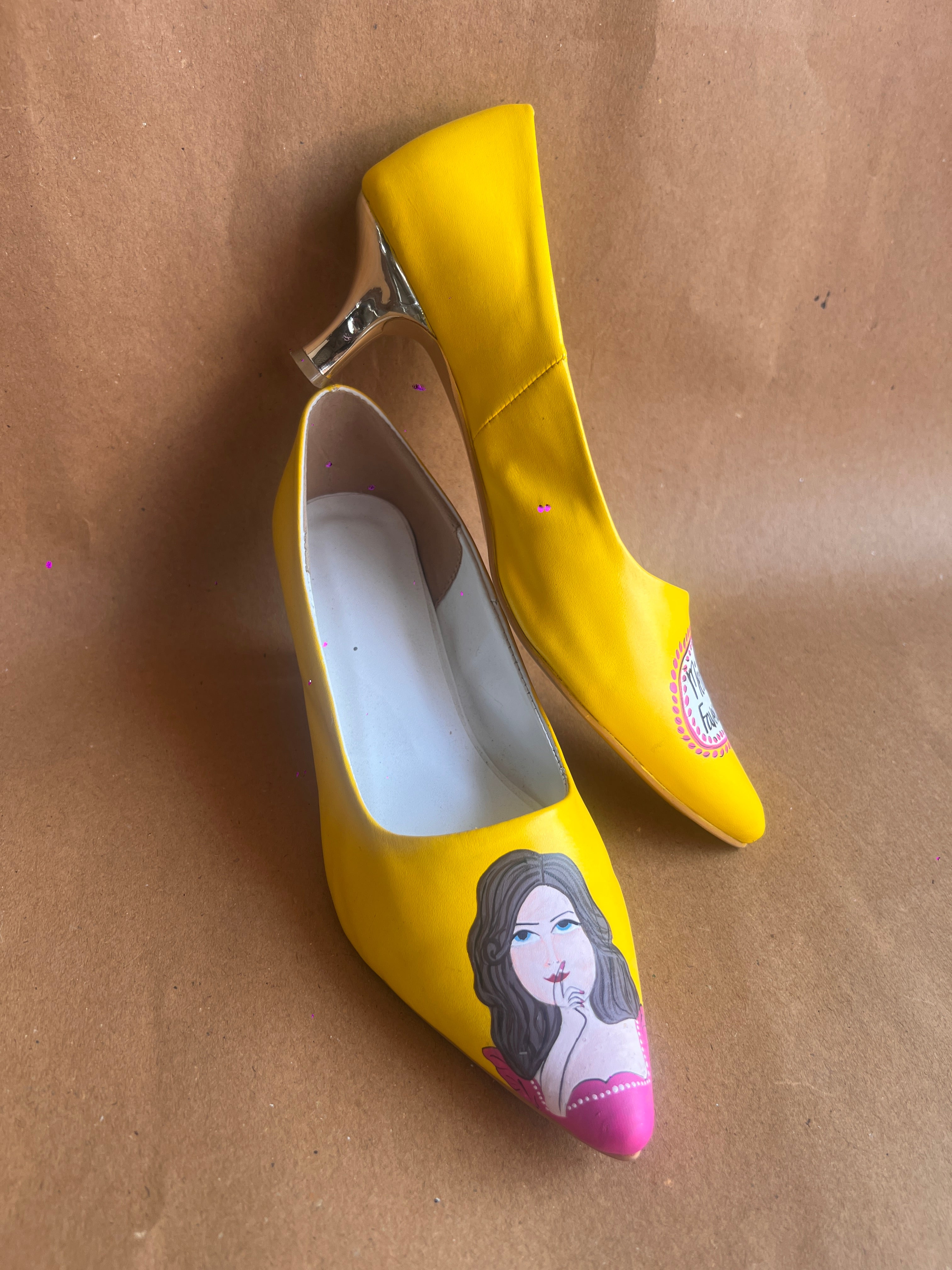 Mein apni favorite hun Artwork 2.5 Inch pencil Heels
