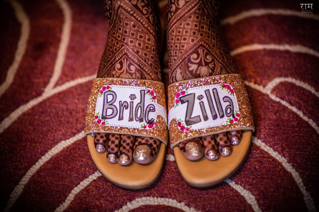 Bridezilla Golden Glitter Slides