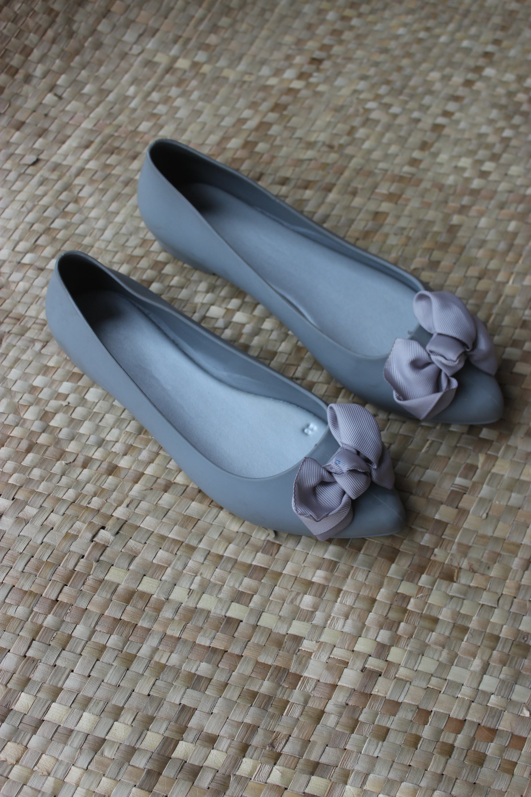 Grey Bow Silicone rain friendly Ballerina