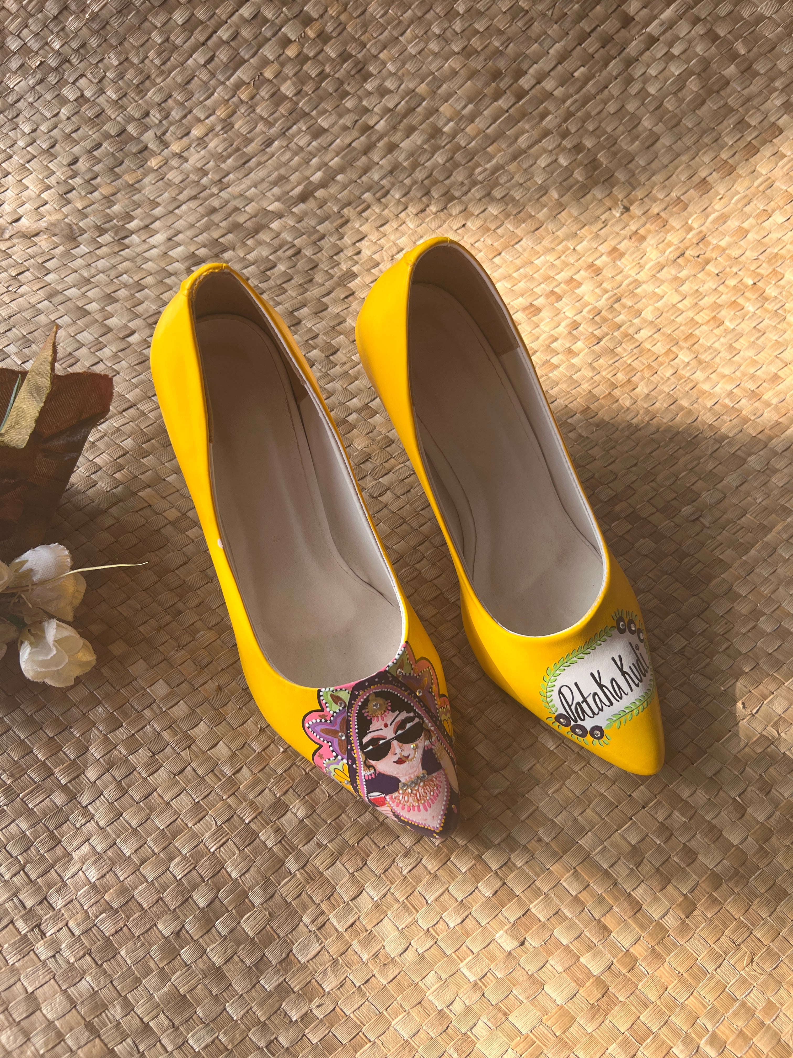 Yellow 3.5inch pencil pumps