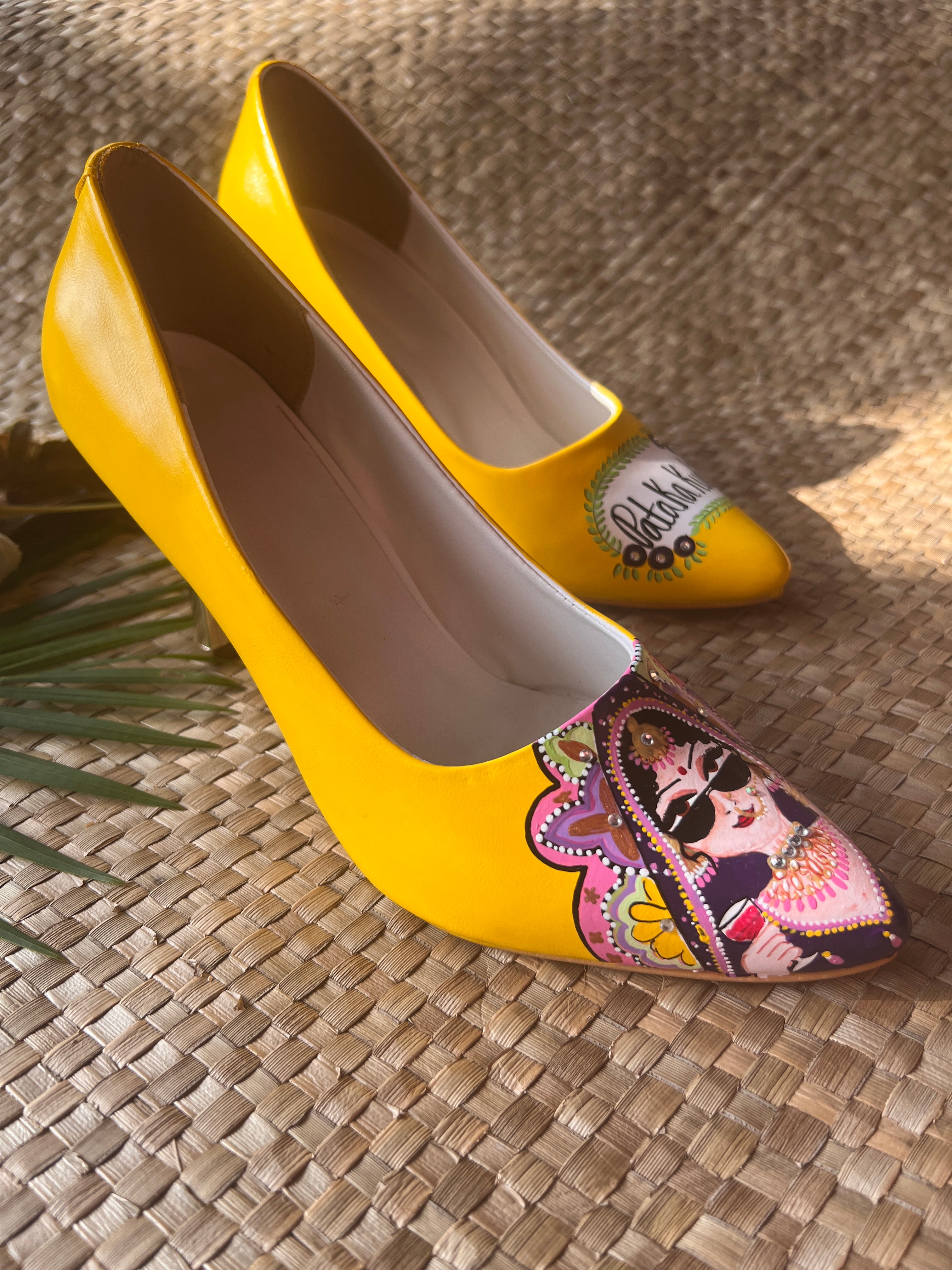 Yellow 3.5inch pencil pumps