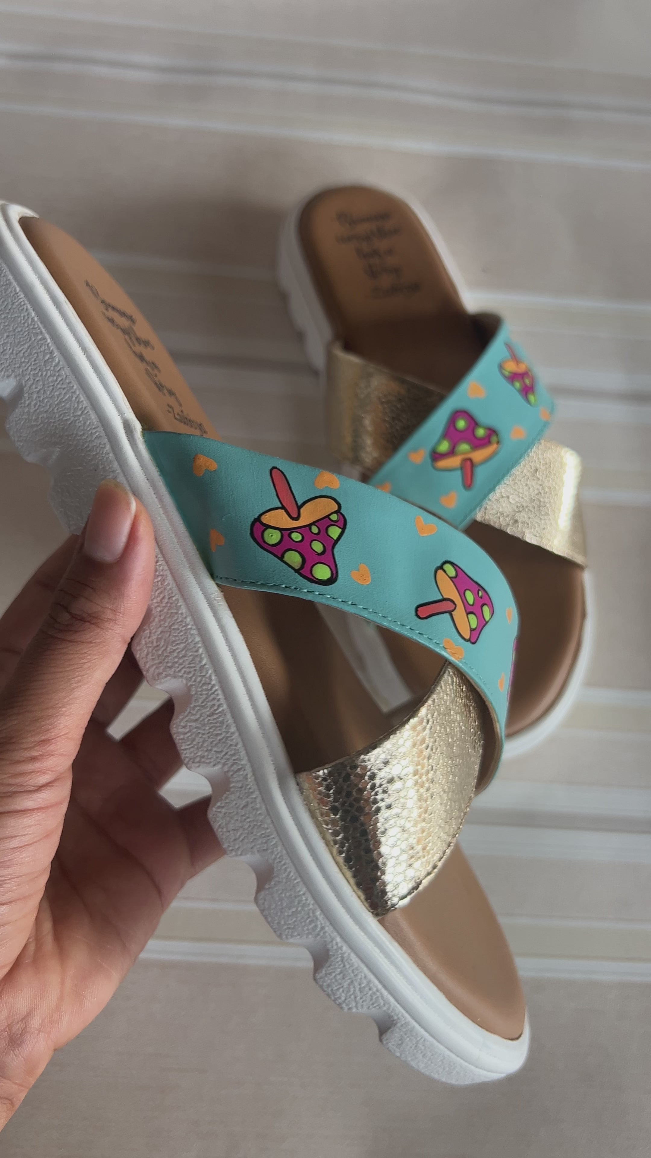 Criss cross mushroom slides