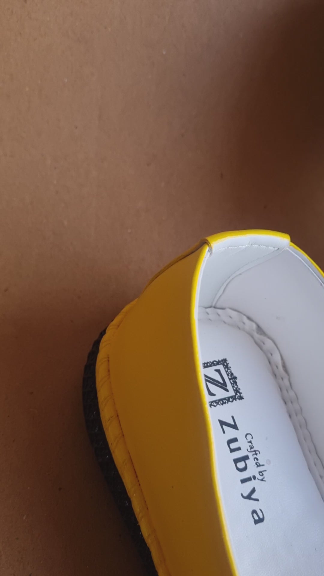 Yellow-lime yellow tenu laike dulha mojris