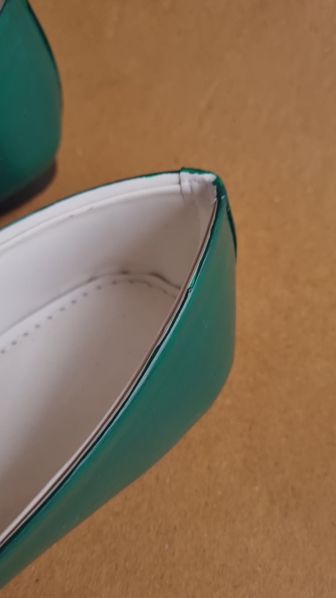 Kudi da veer emerald green plain mojirs